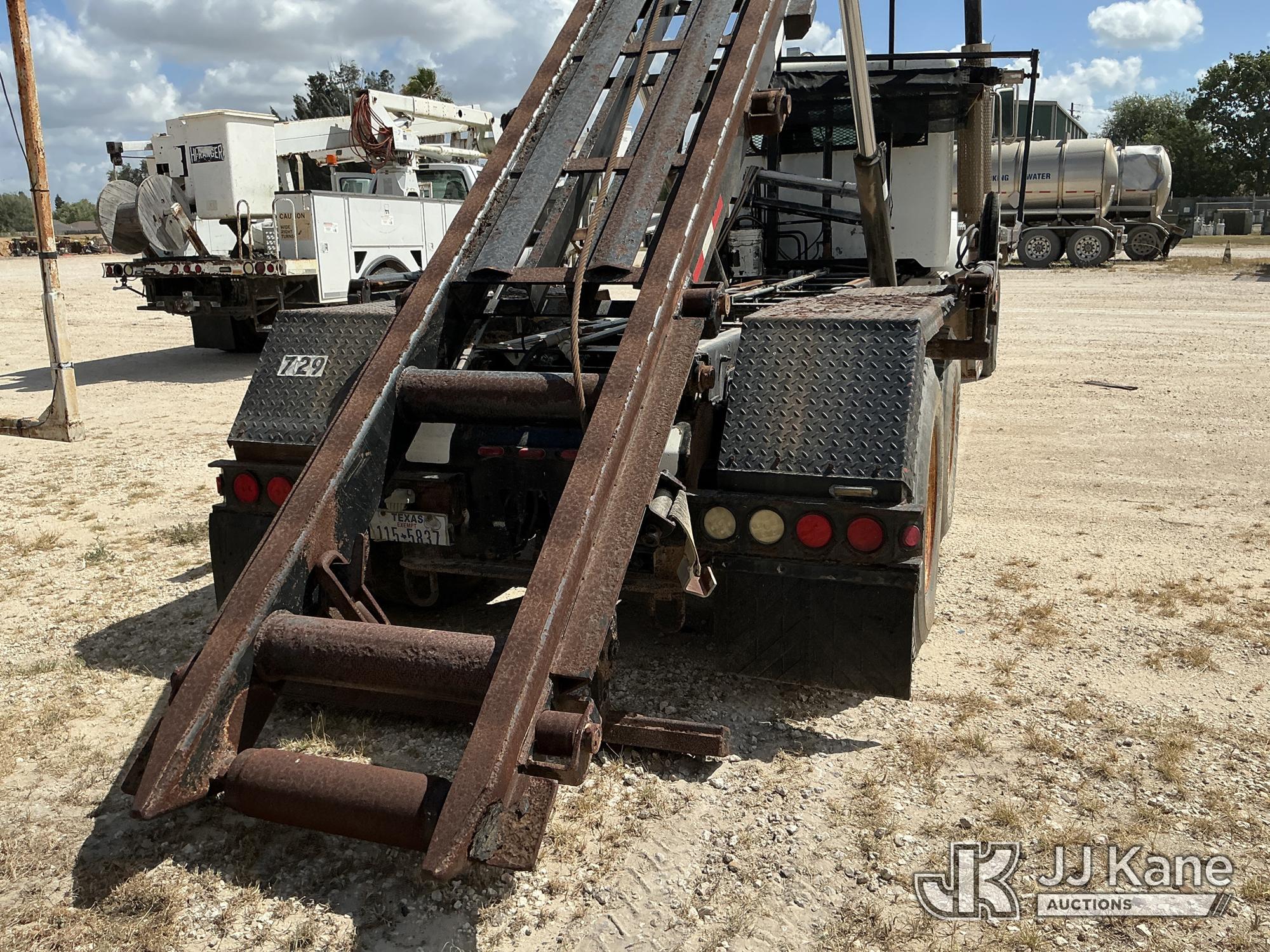 2014 Peterbilt 348