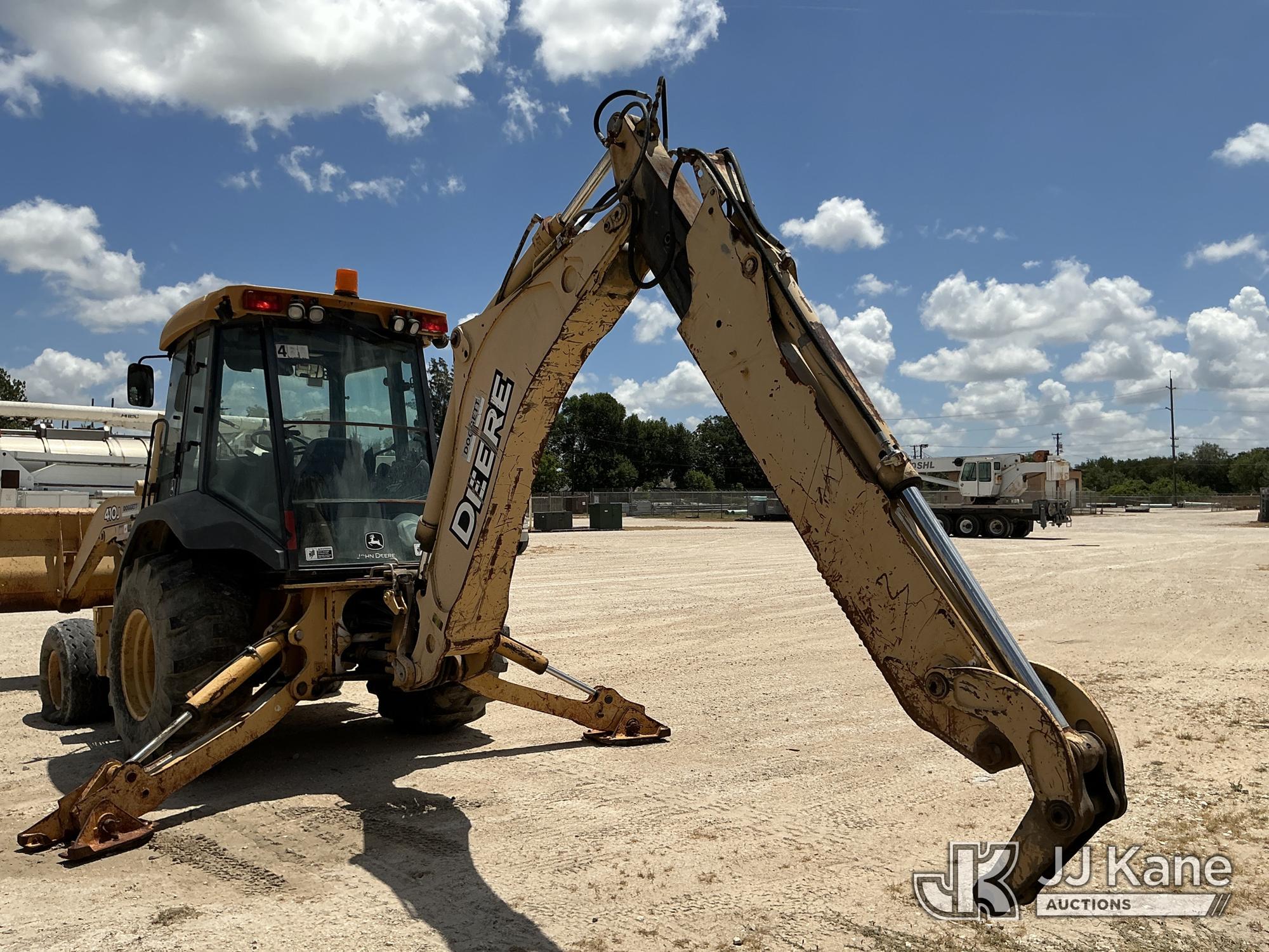 2011 John Deere 410J