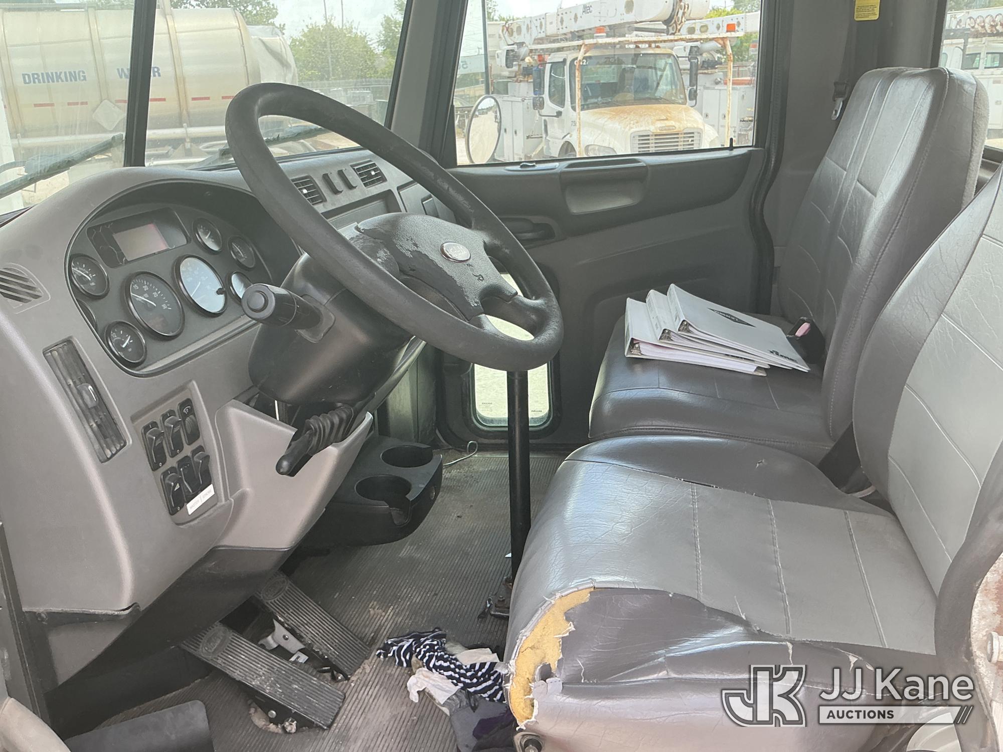 2013 Peterbilt 337