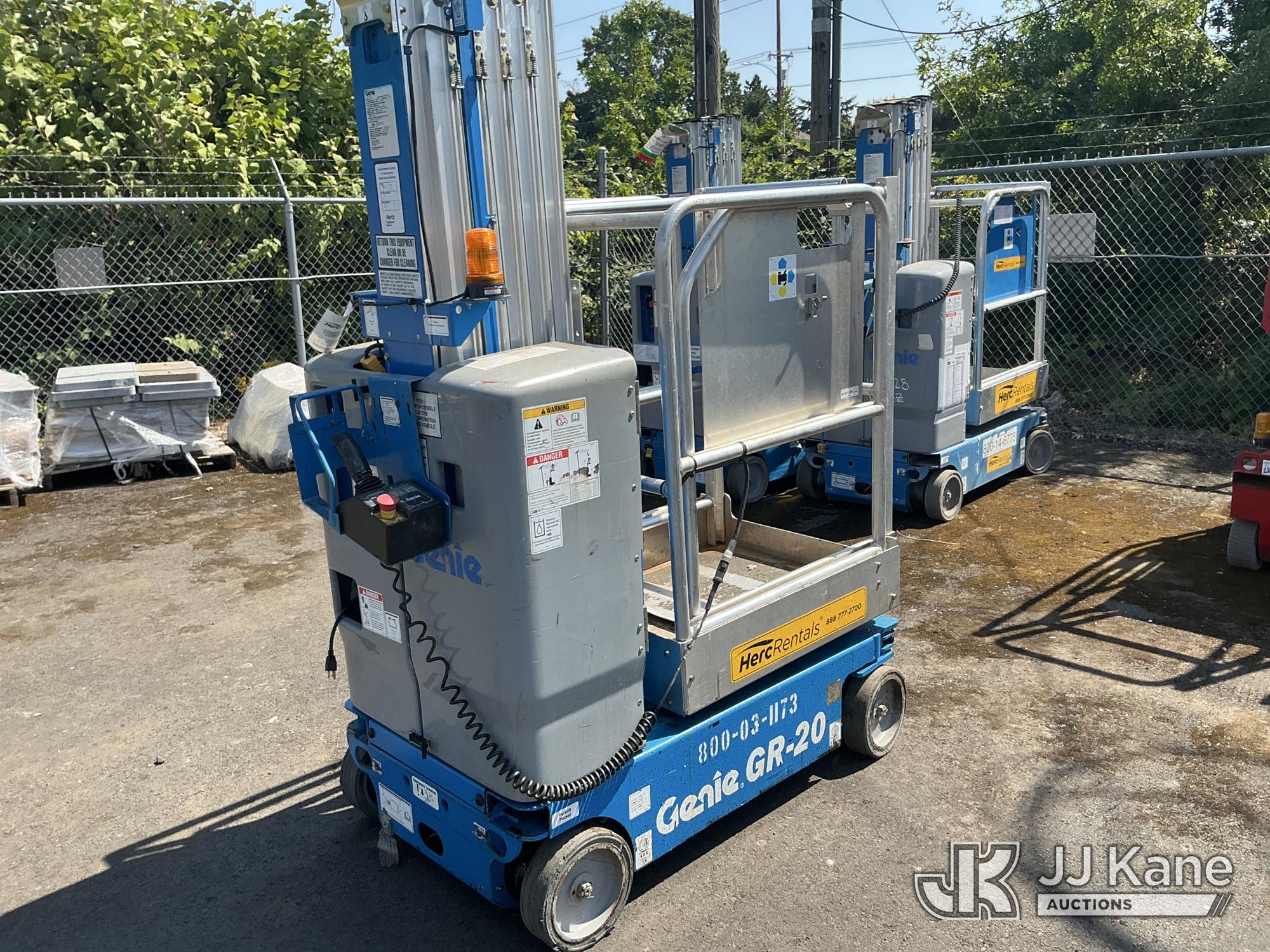 2014 GENIE GR-20 Self-Propelled Manlift