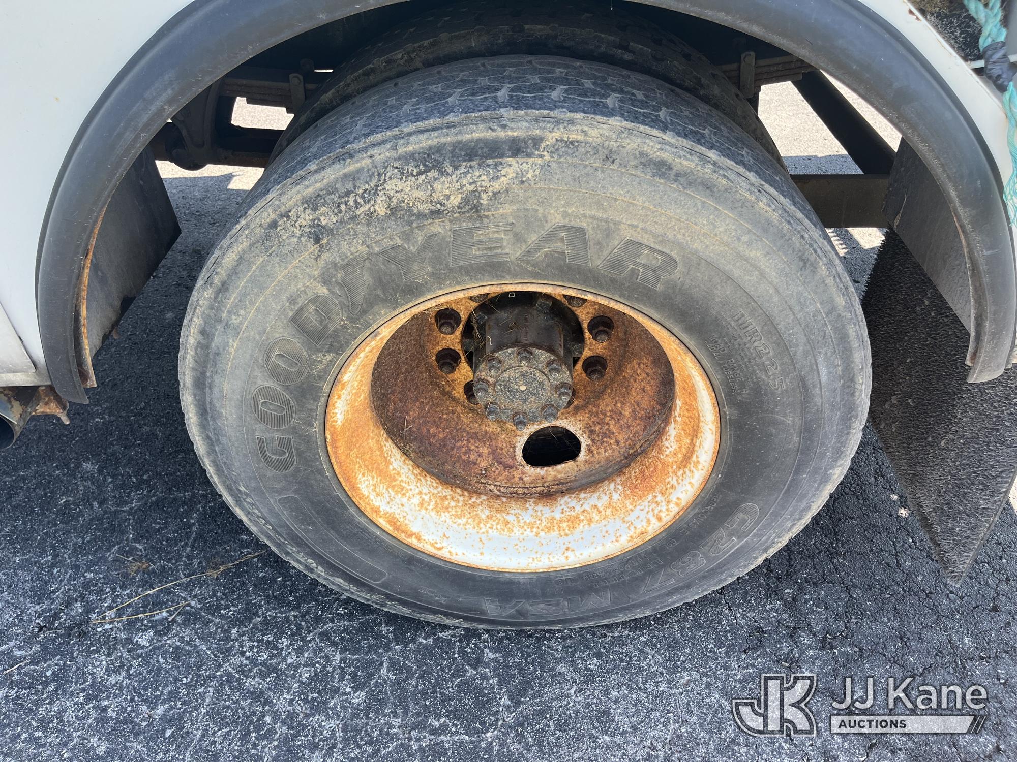 2007 International 7300 4x4