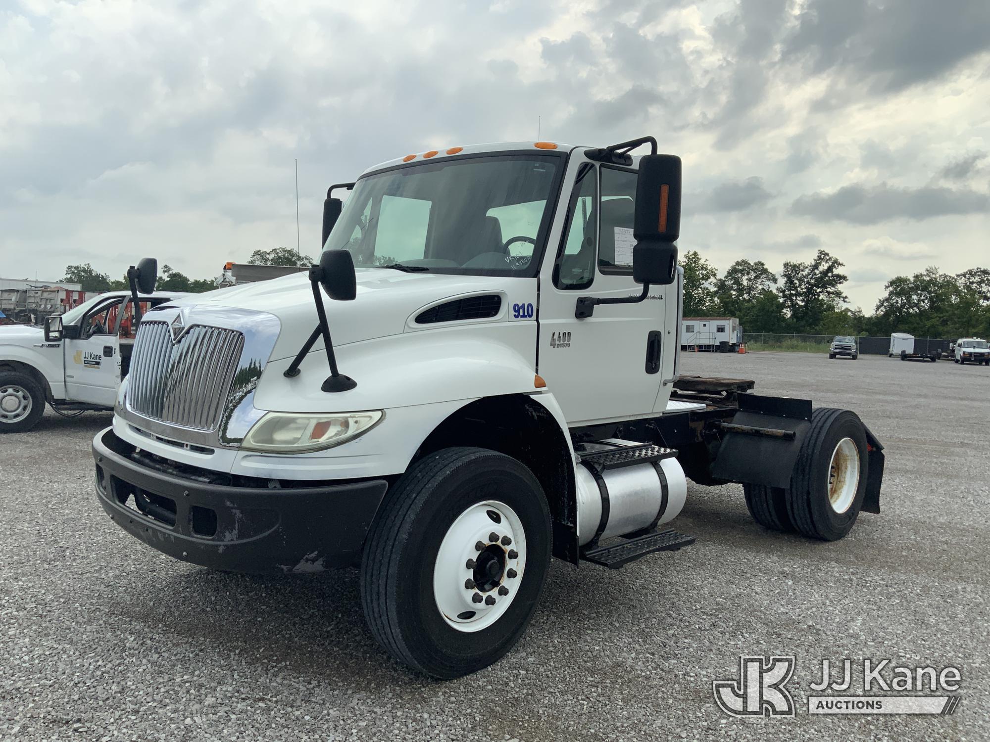 Photo of a 2007 International 4400