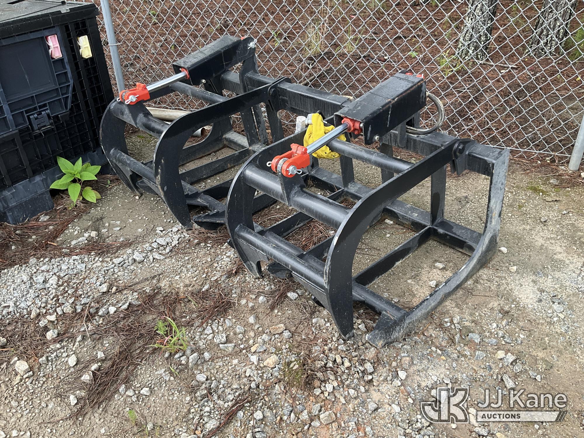 68 inch quick attach skid steer grapple NOTE: This unit is being sold AS IS/WHERE IS via Timed Auction and is located in Villa Rica