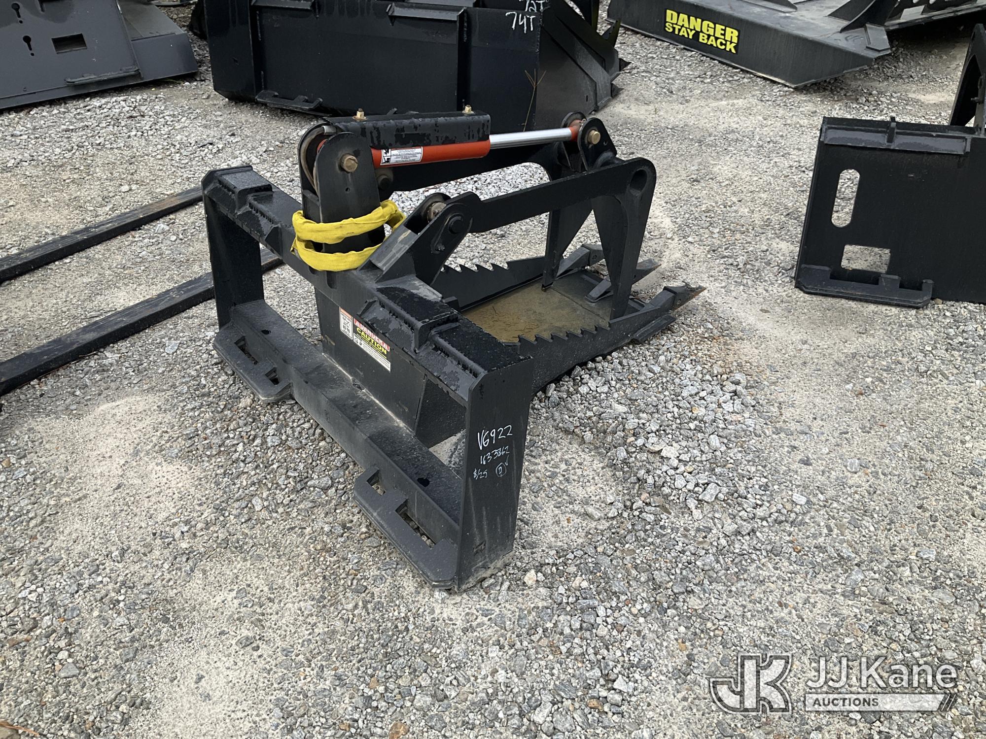 Quick Attach Skid Steer Stump Bucket W/Grappler NOTE: This unit is being sold AS IS/WHERE IS via Timed Auction and is located in Villa Rica