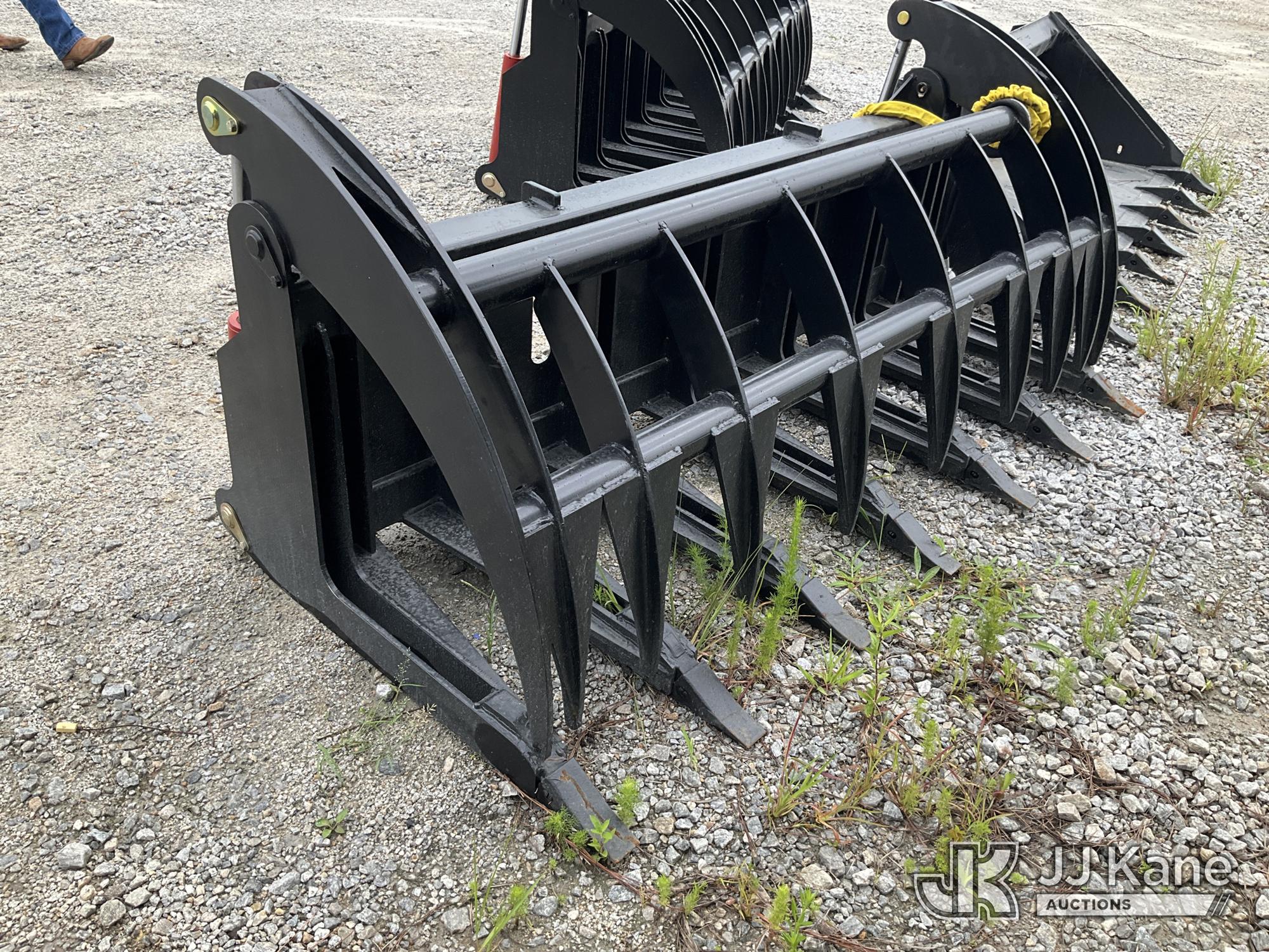 74 inch quick attach skid steer grapple NOTE: This unit is being sold AS IS/WHERE IS via Timed Auction and is located in Villa Rica