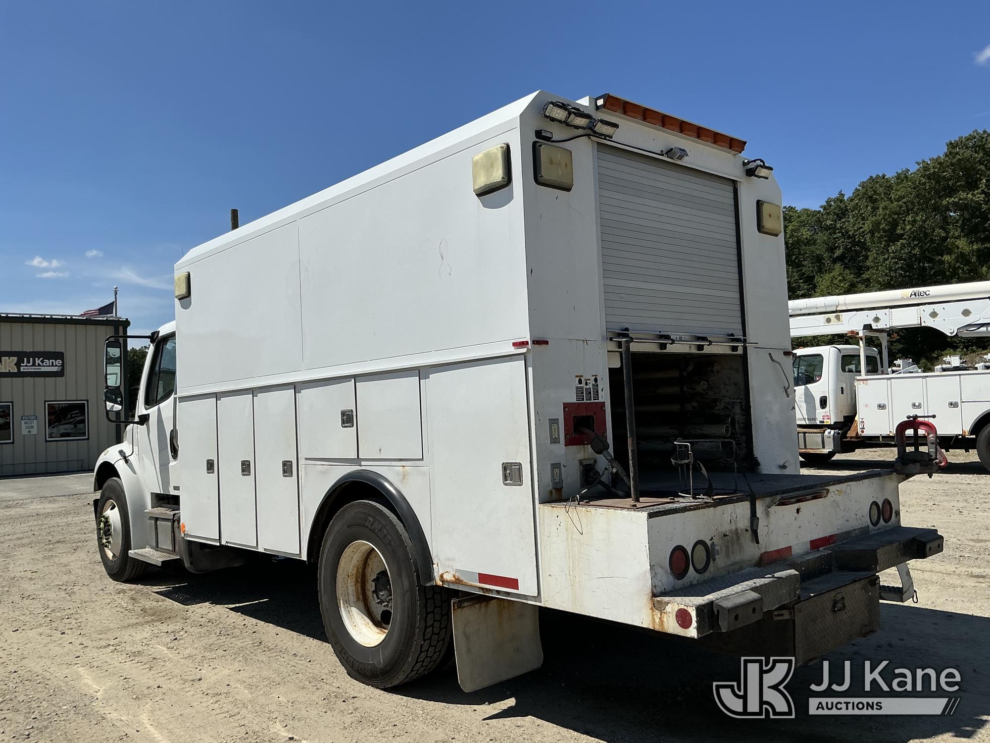 2011 Freightliner M2 106