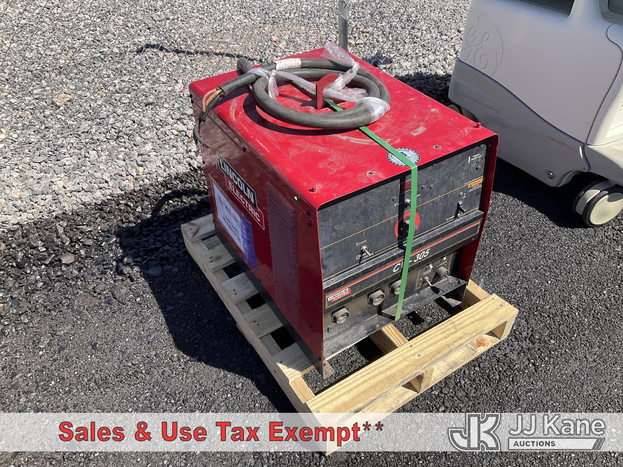 Lincoln Electric Mig Welder CV-305 (Condition Unknown) NOTE: This unit is being sold AS IS/WHERE IS via Timed Auction and is located in Las Vegas