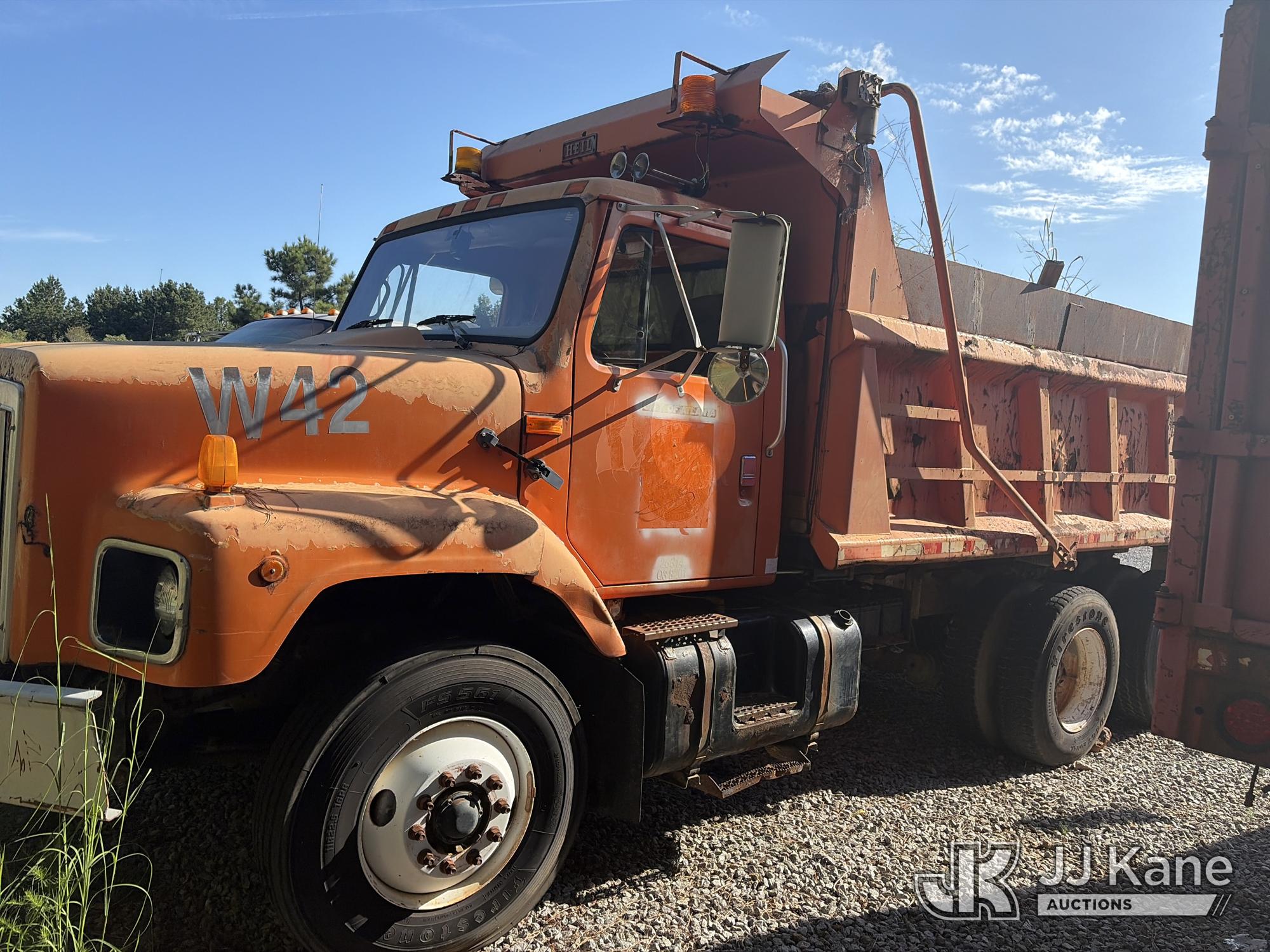 Photo of 2002 International 2674