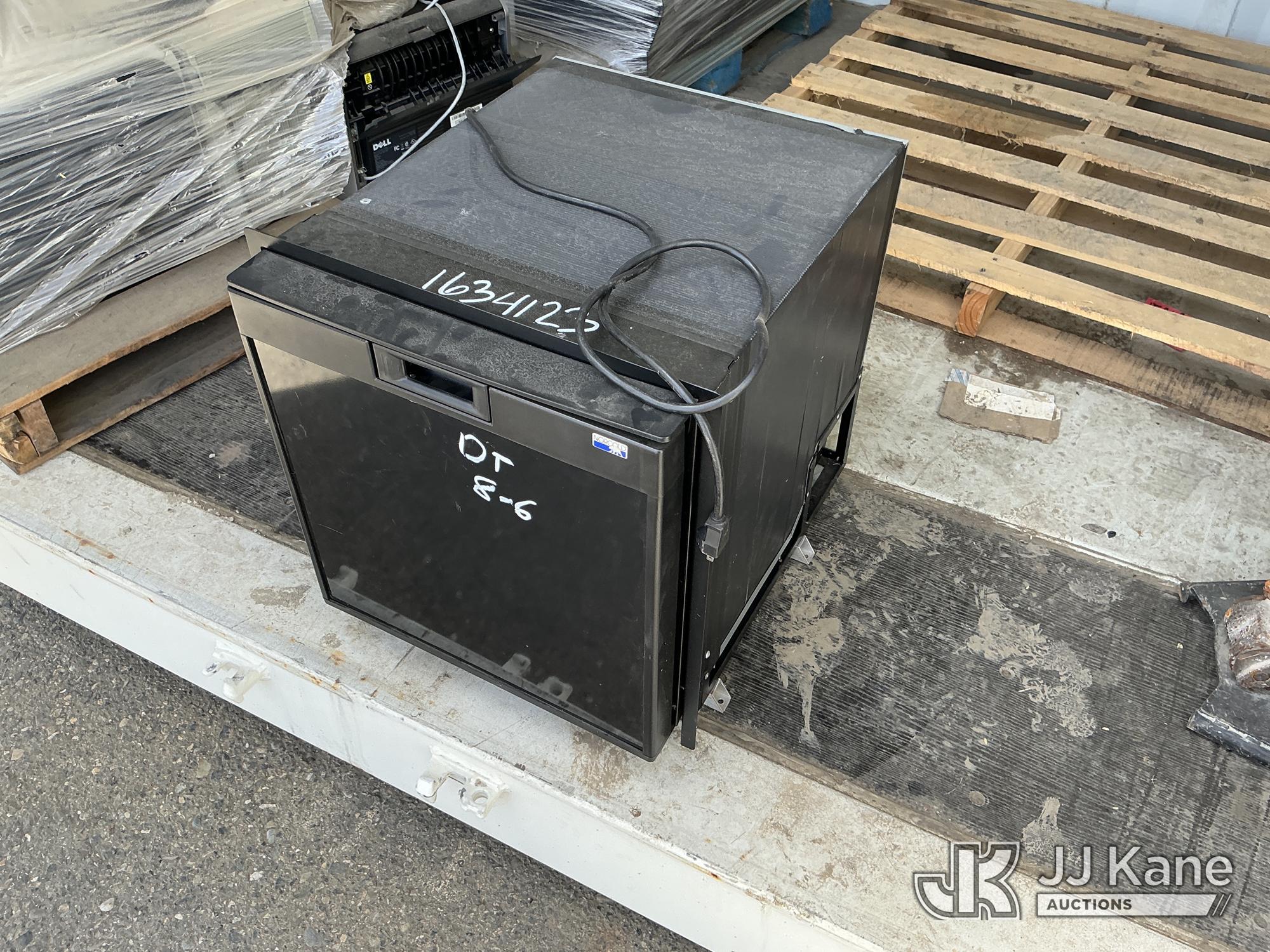 Mini Fridge NOTE: This unit is being sold AS IS/WHERE IS via Timed Auction and is located in Dixon
