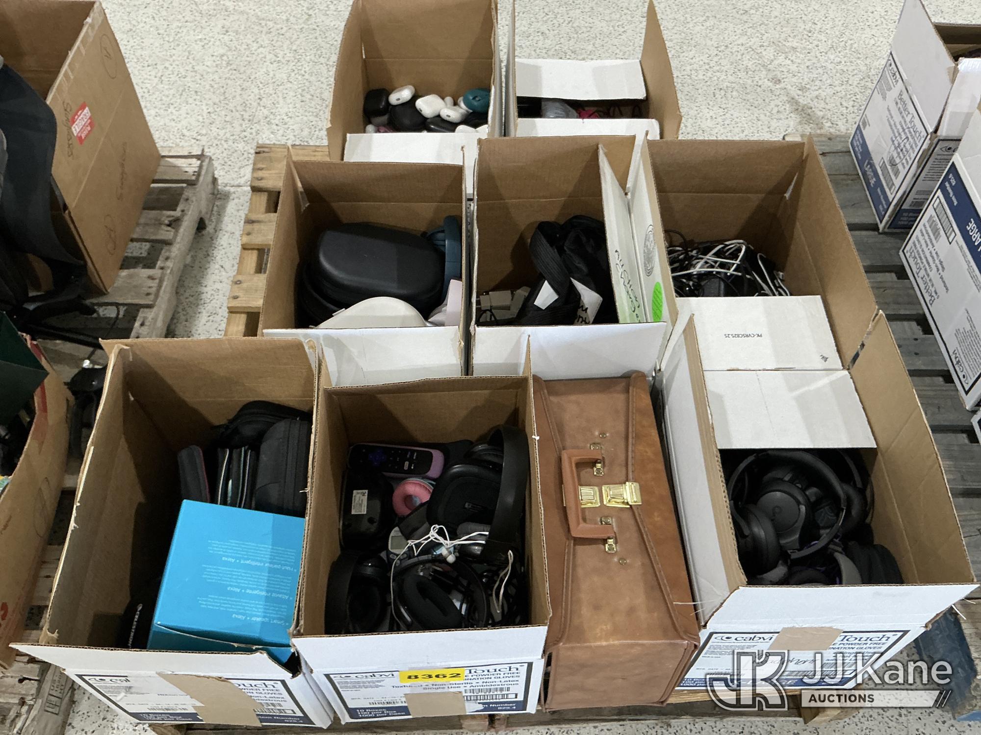 Pallet w/ Airport Lost & Found NOTE: This unit is being sold AS IS/WHERE IS via Timed Auction and is located in Salt Lake City