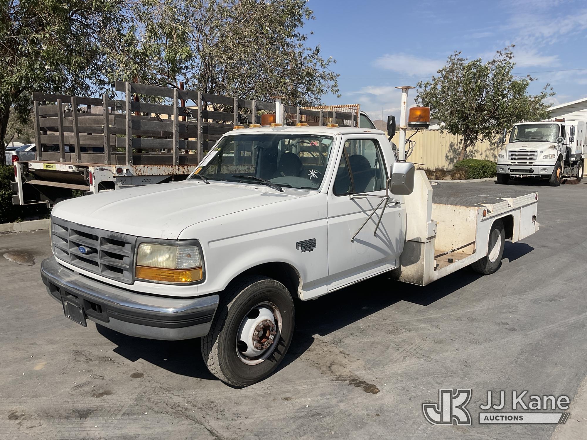 1996 Ford F-350 XL Reg. Cab DRW Line Painting Truck