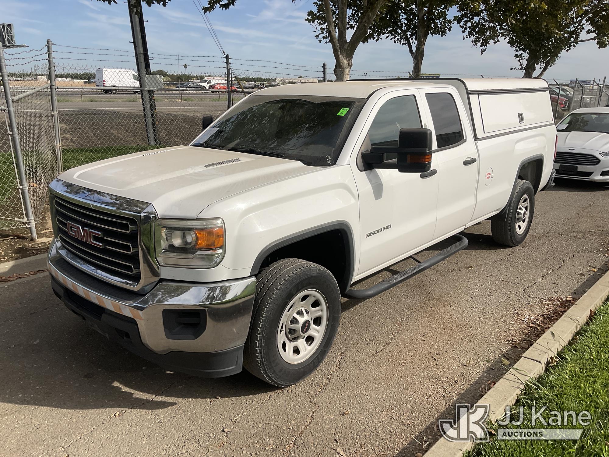 2015 GMC Sierra 3500HD Base Double Cab Long Box Crew-Cab Pickup Truck