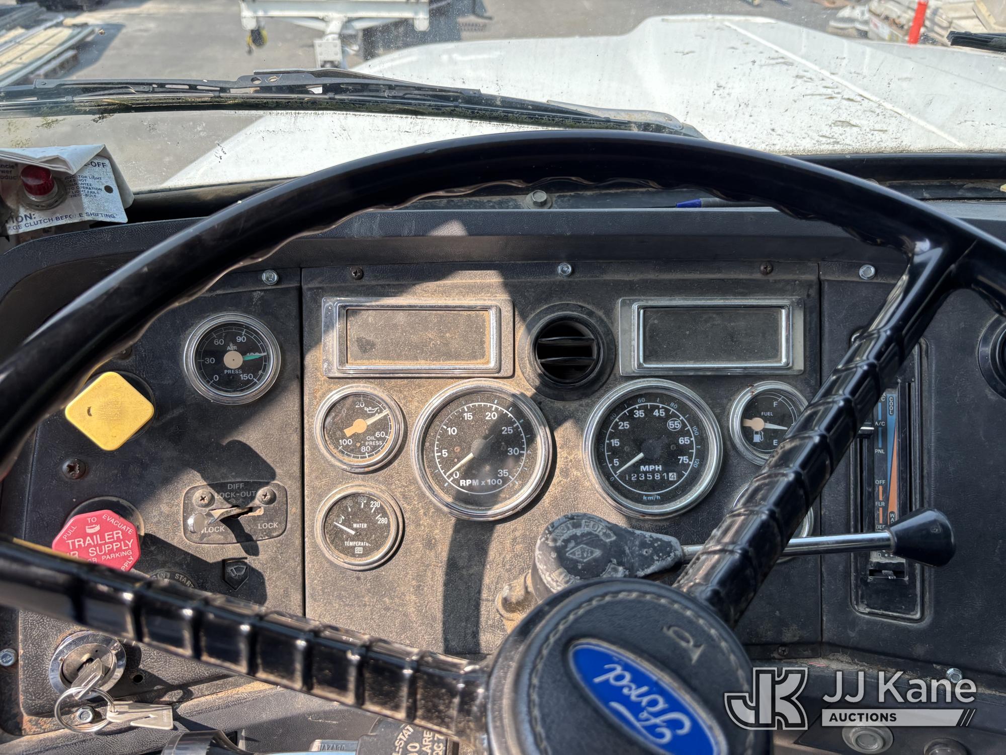 1992 Ford LT9000