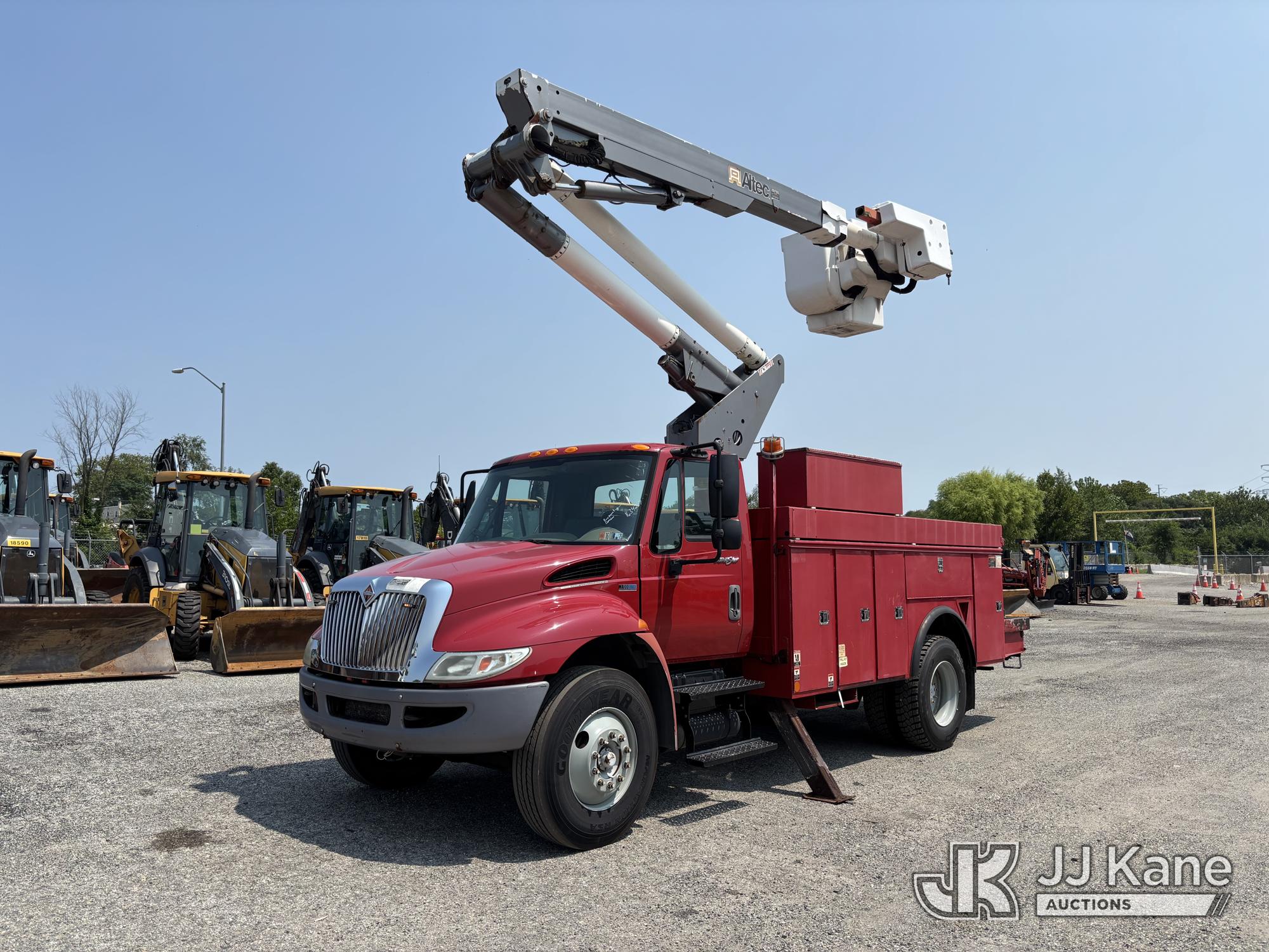 Photo of 2013 International DuraStar 4300