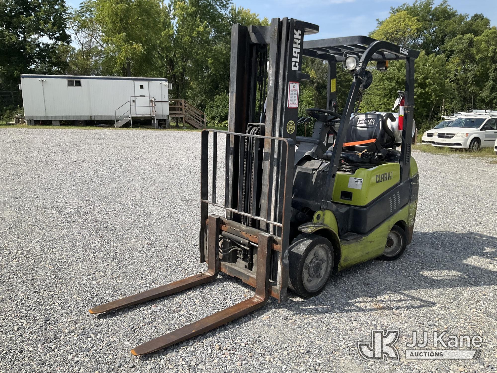 Photo of 2016 Clark C25CL