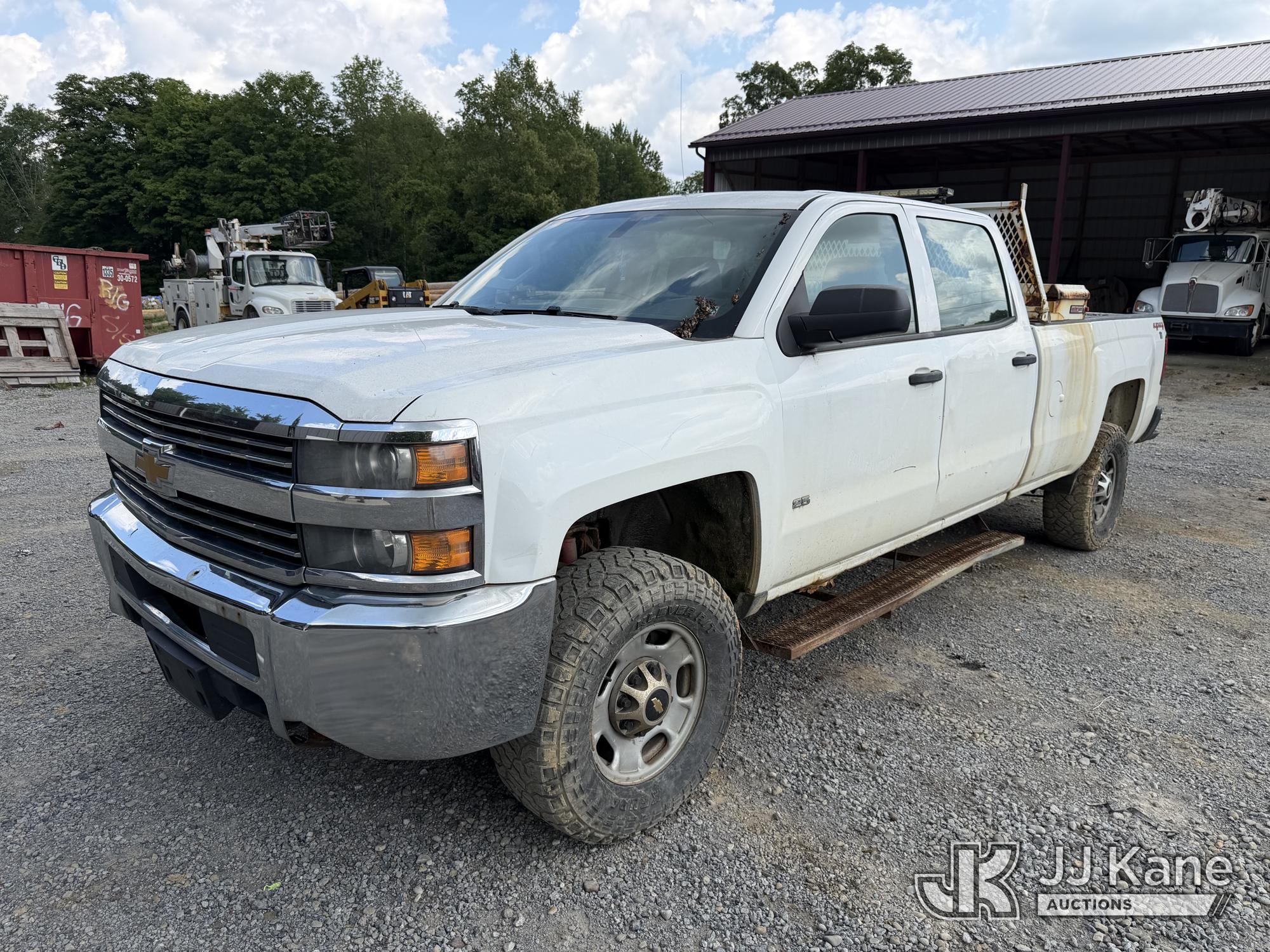 2015 Chevrolet Silverado 2500HD Crew-Cab Pickup Truck