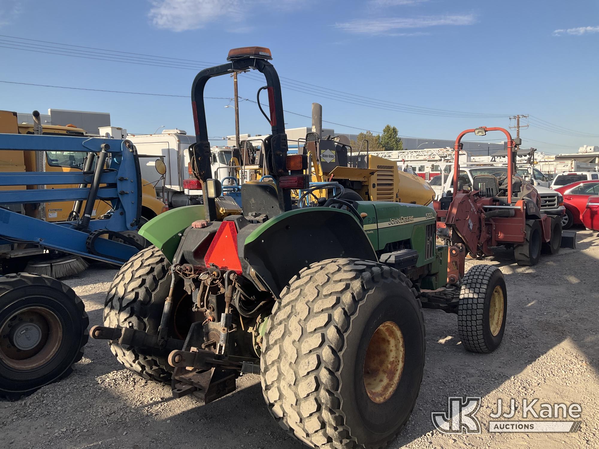 2002 John Deere 5320
