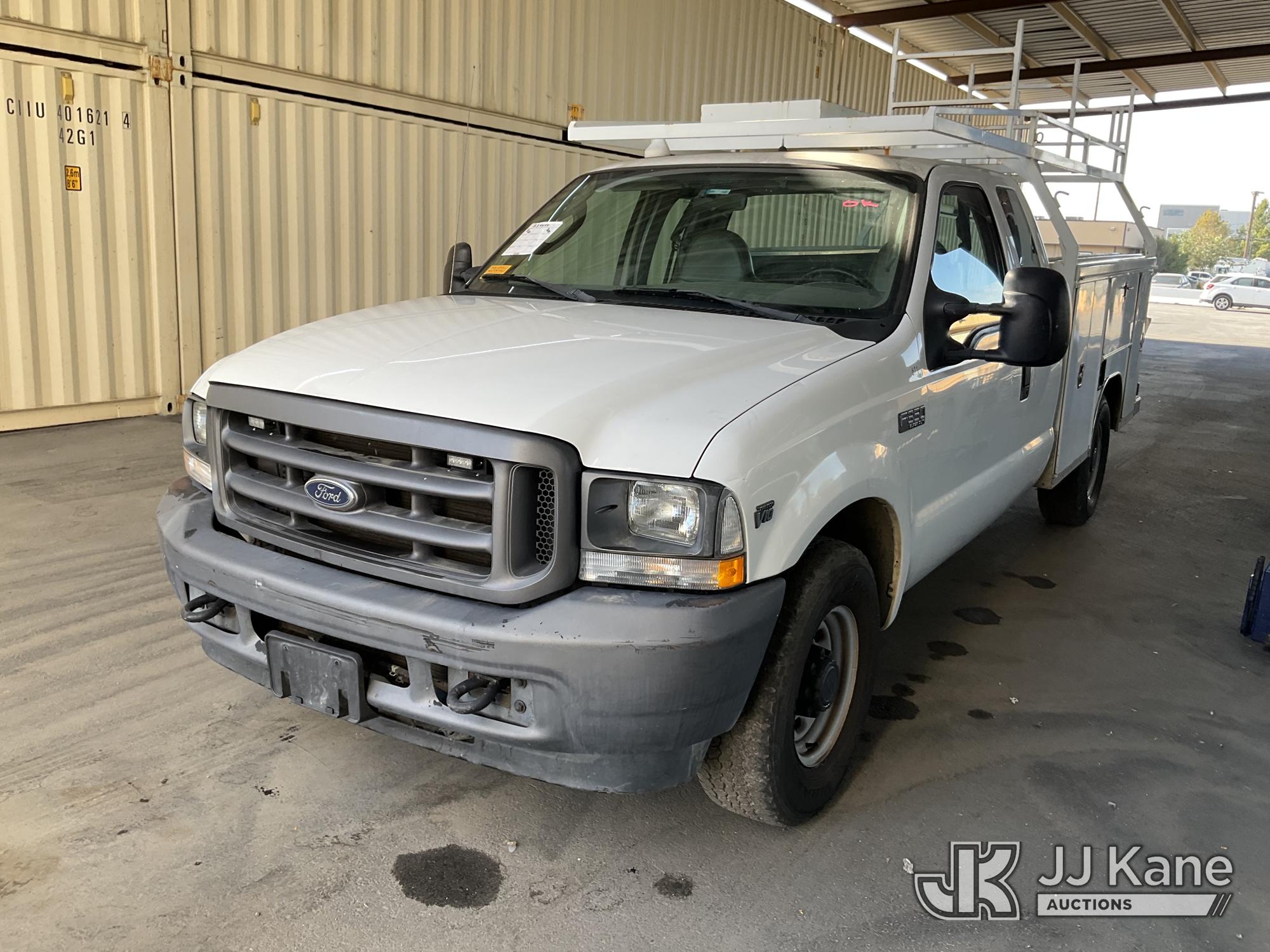 2004 Ford F-350 SD Extended-Cab Service Truck