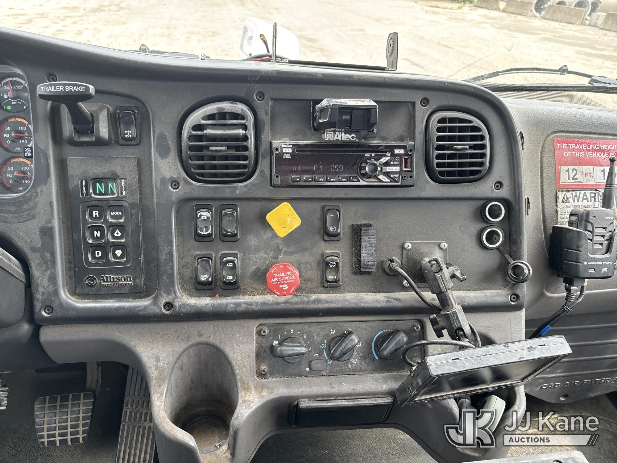 2019 Freightliner M2 106
