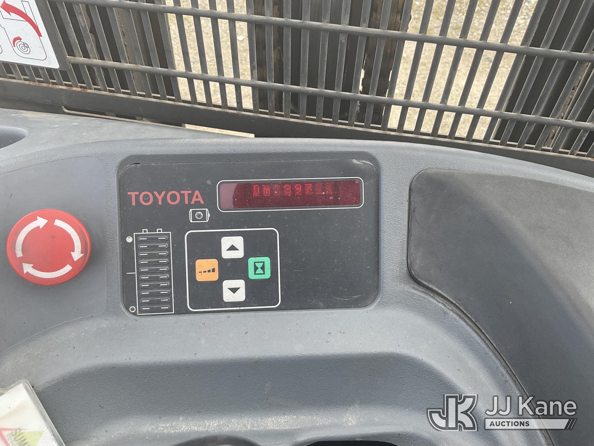 2015 Toyota 8BRU18