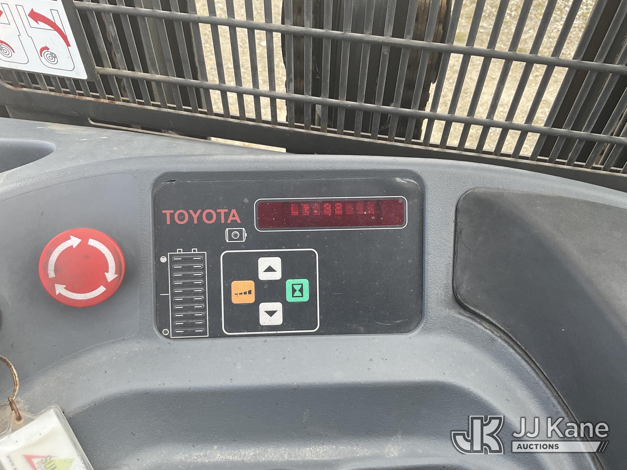 2015 Toyota 8BRU18