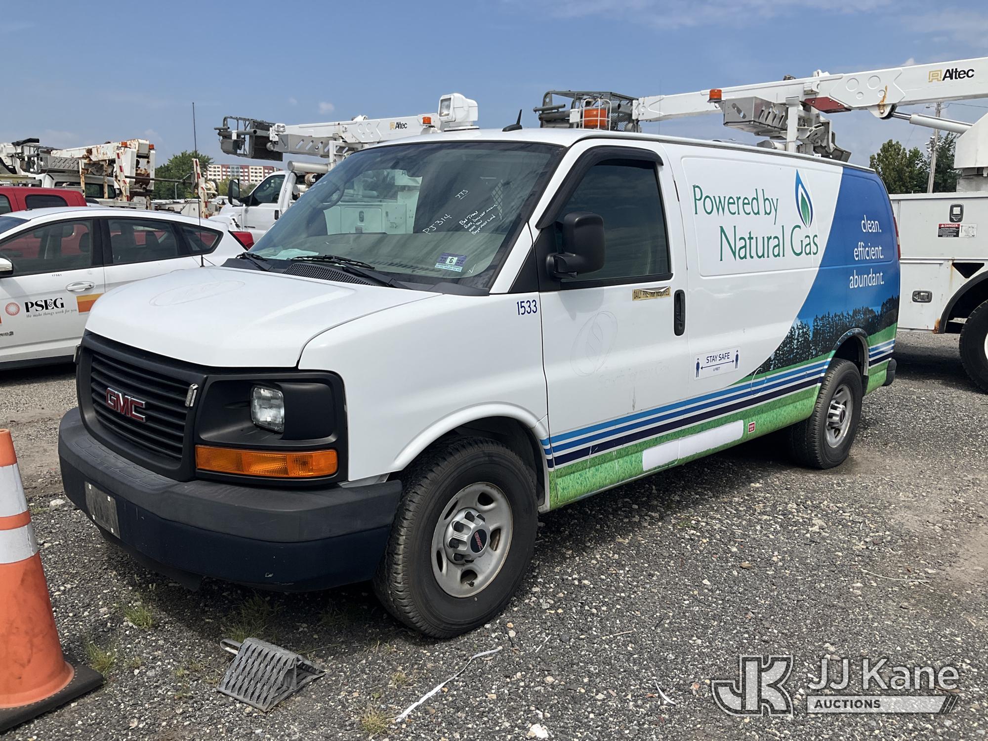 Photo of 2015 GMC G3500