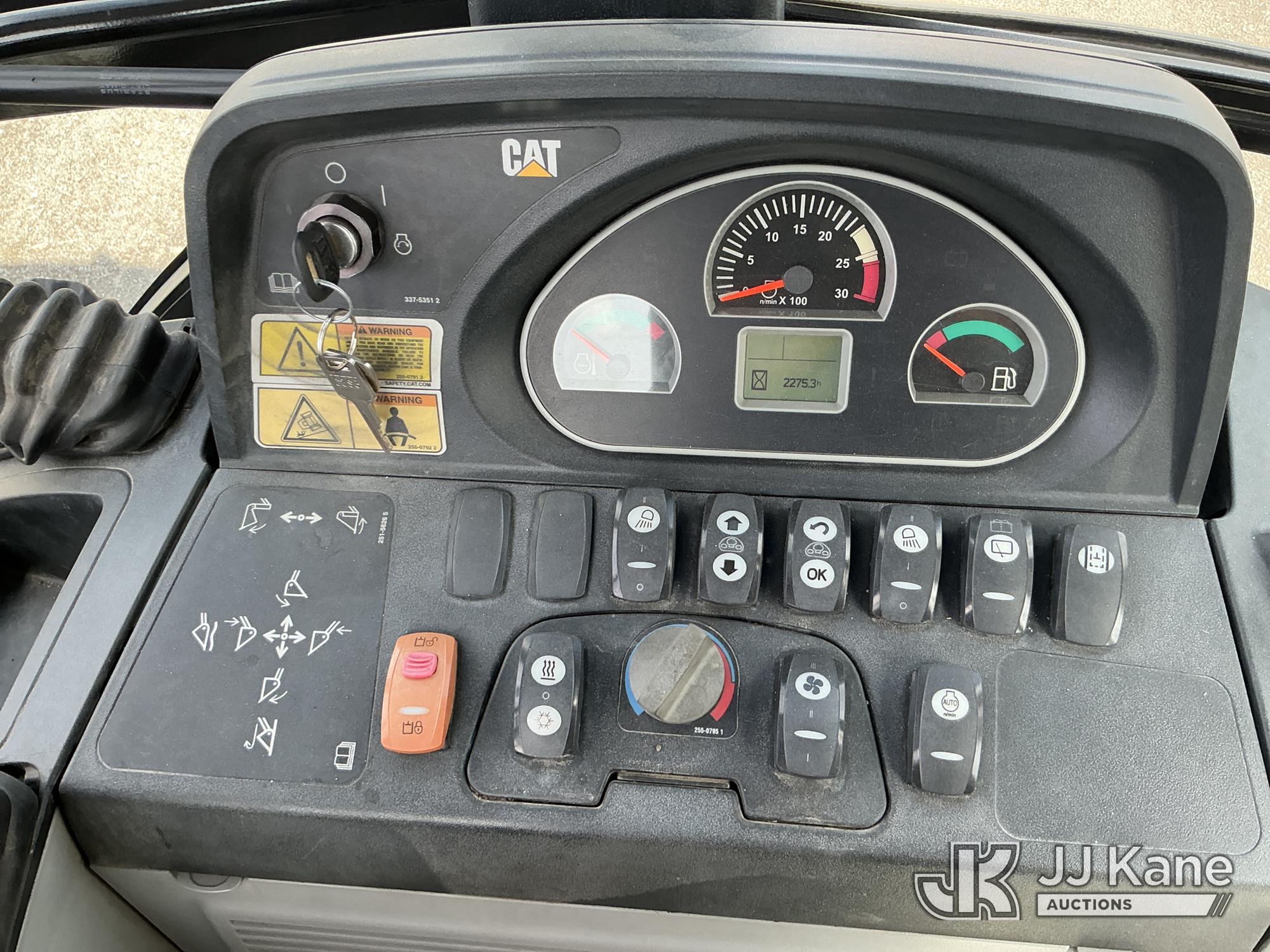 2017 Caterpillar 450F