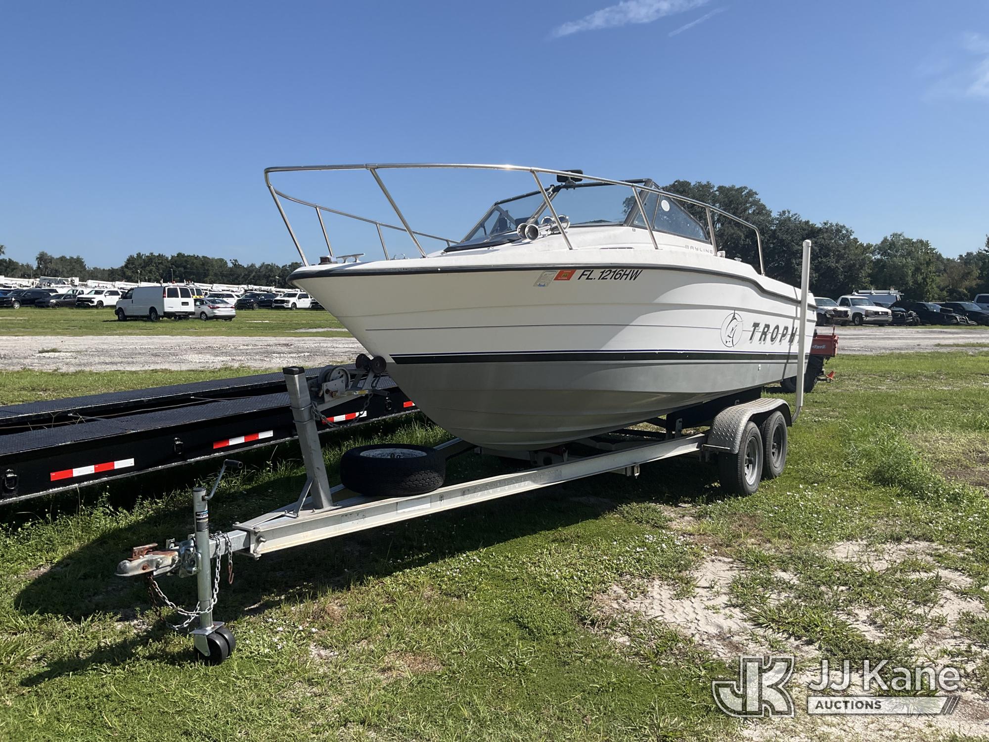 1994 Bayliner Marine Corp Trophy 20 FT. Cuddy Cabin Boat