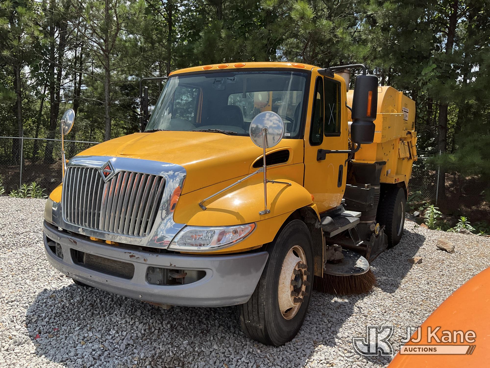 2016 International 4300 Street Sweeper Truck