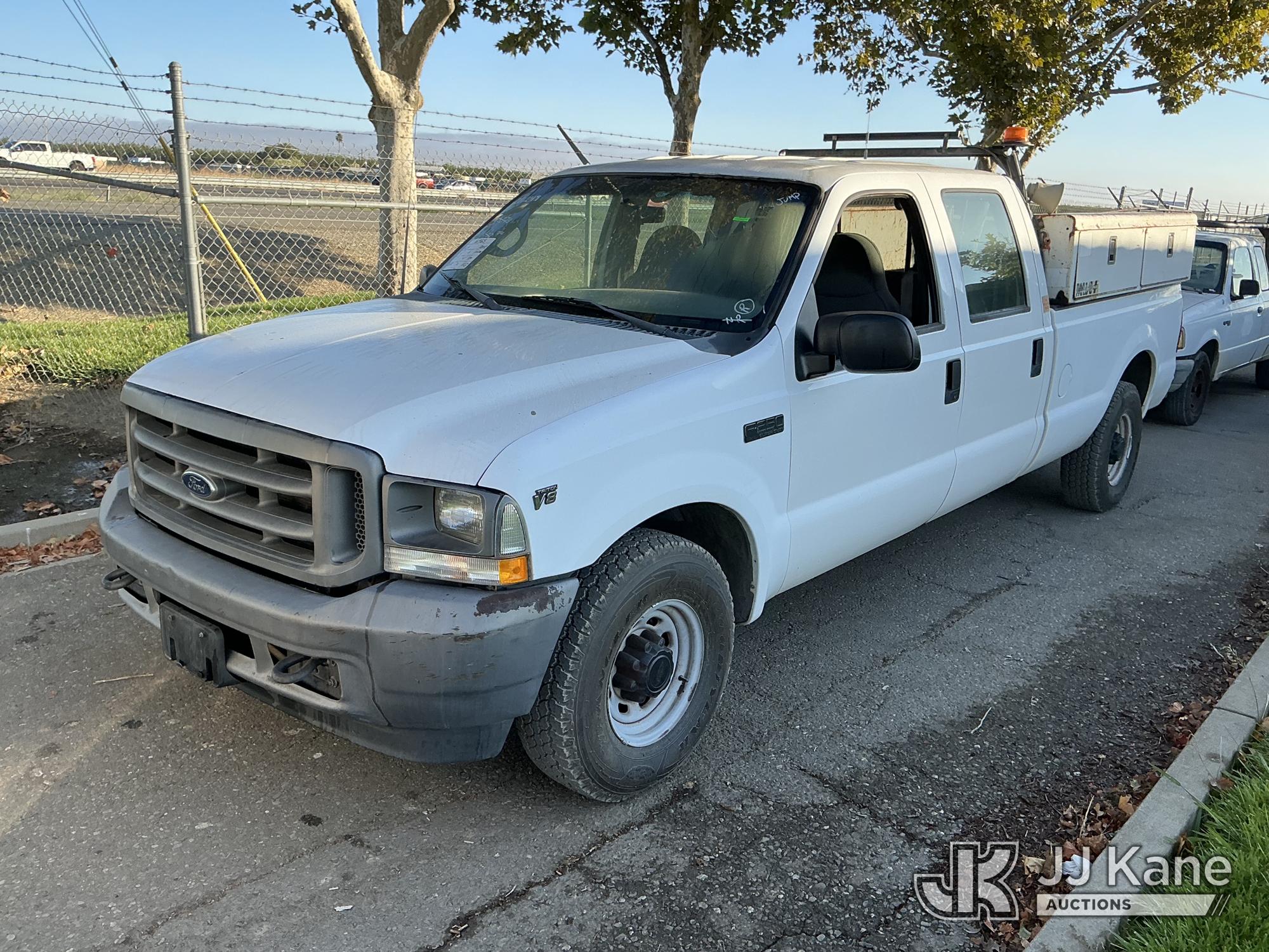 2002 Ford F-250 SD Crew-Cab Pickup Truck