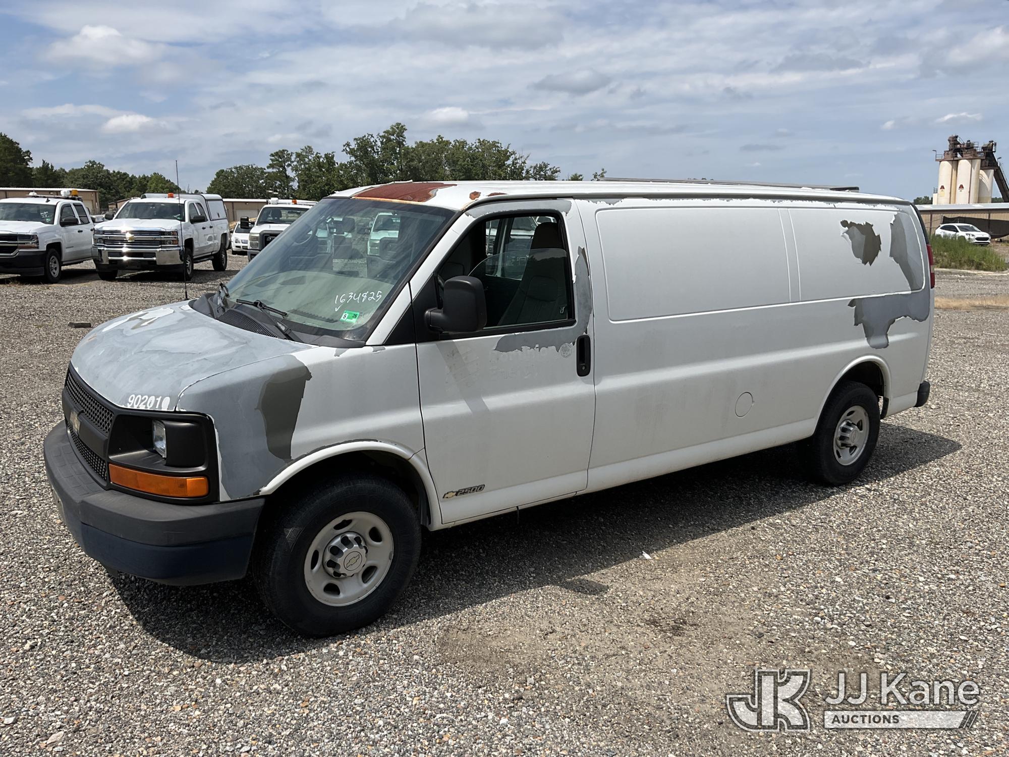 Photo of 2010 Chevrolet Express G2500