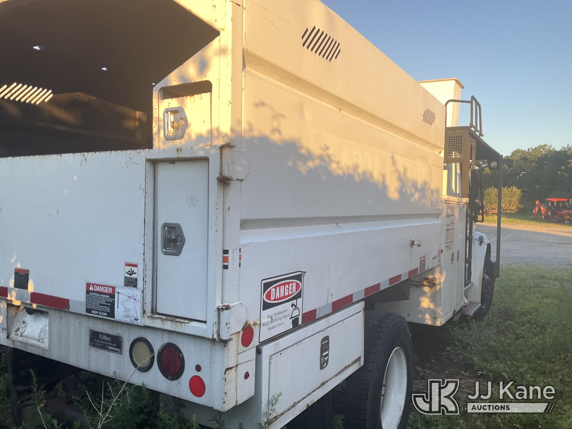 2011 Freightliner M2 106