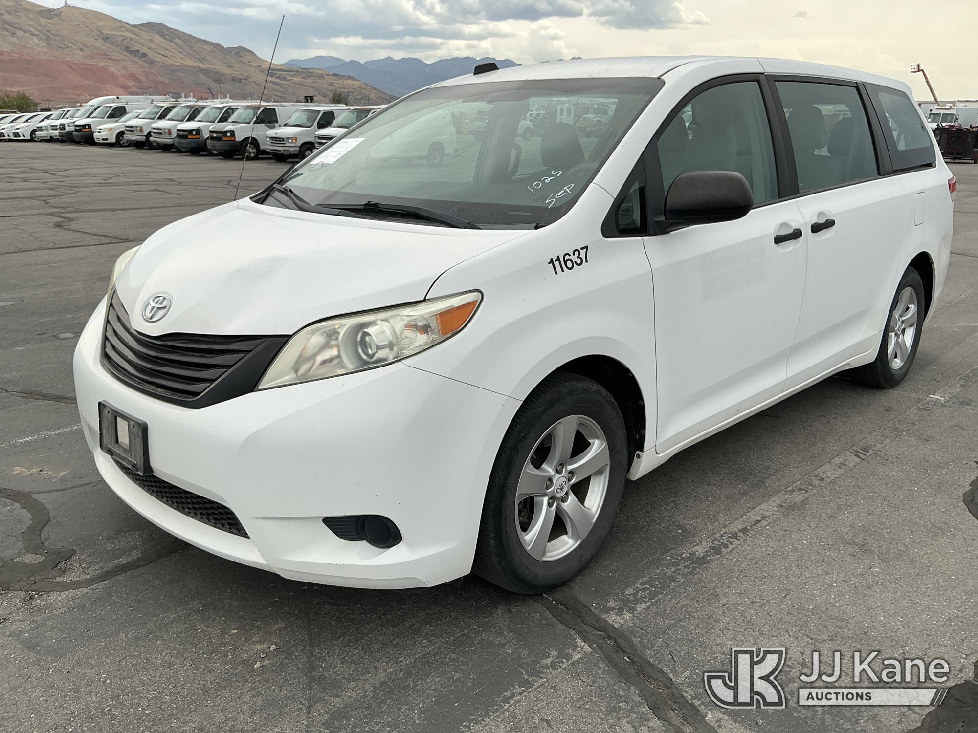 Photo of 2011 Toyota Sienna