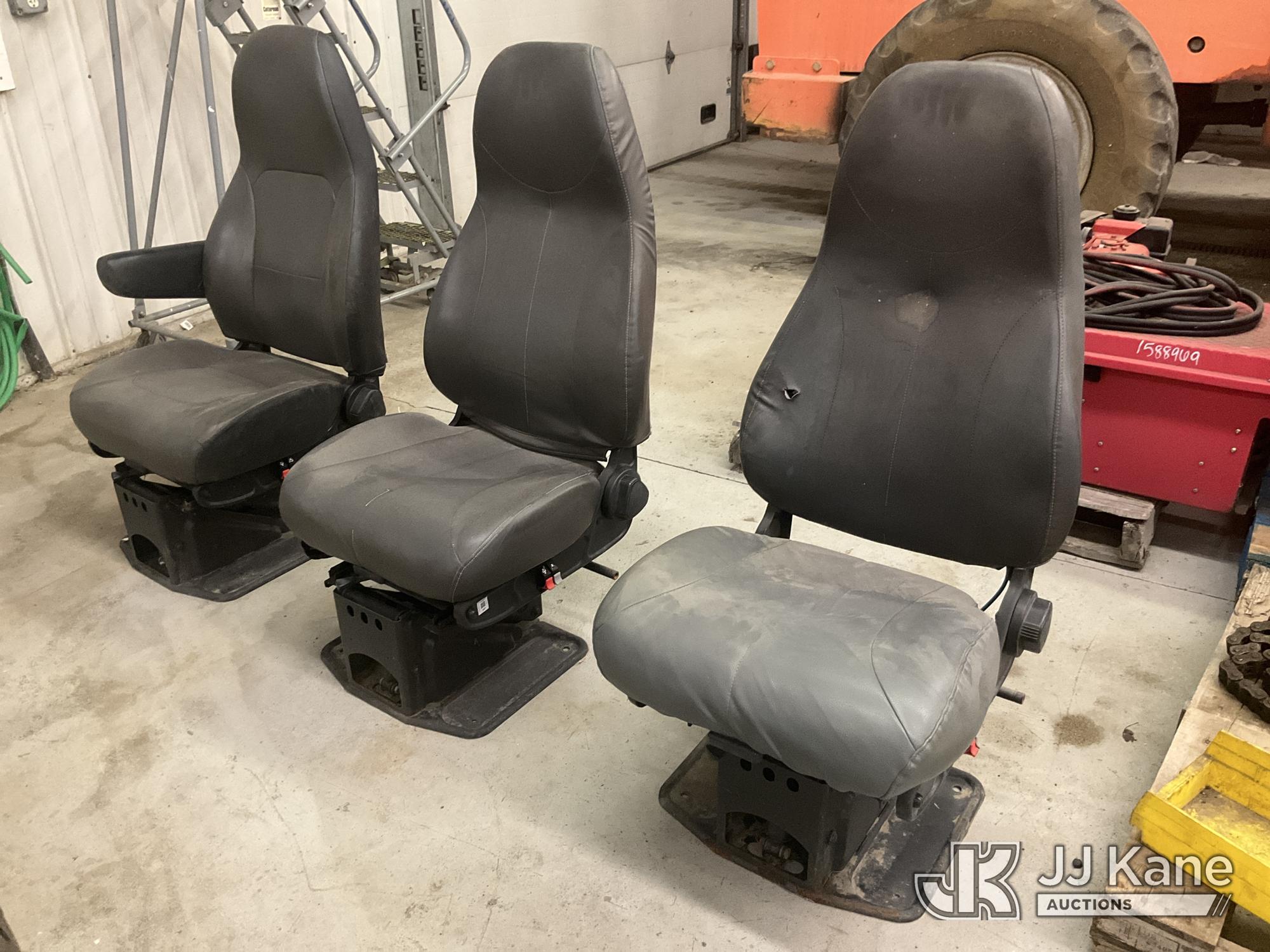 (3) International Truck Seats NOTE: This unit is being sold AS IS/WHERE IS via Timed Auction and is located in South Beloit