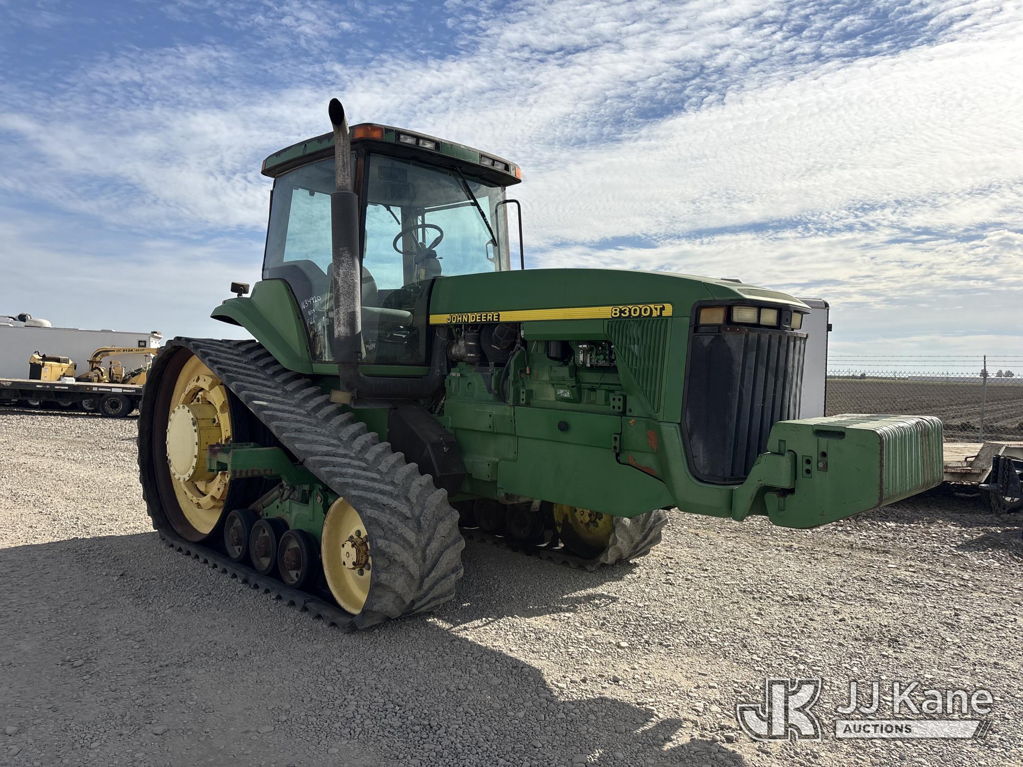 0 John Deere 8300T