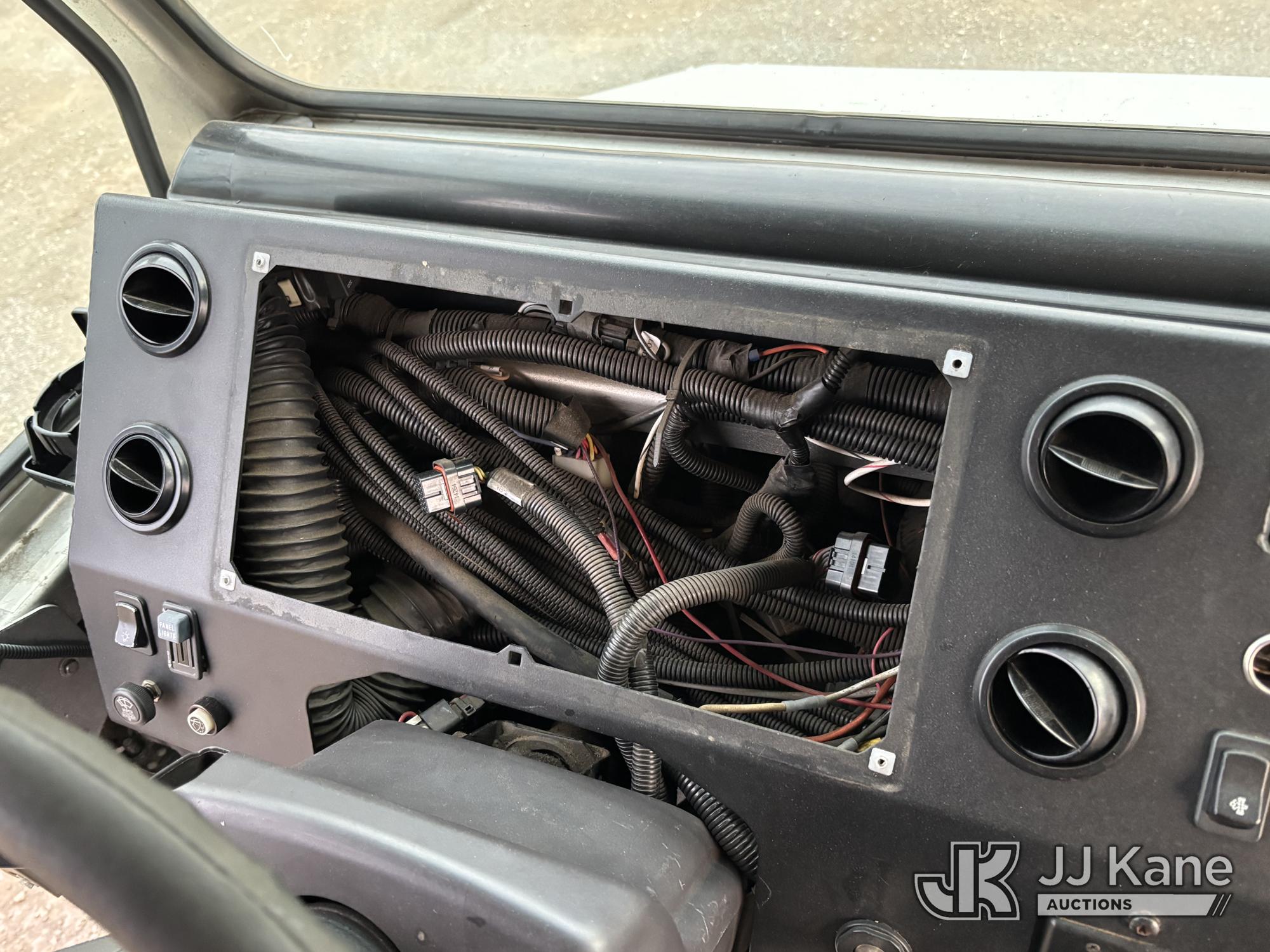 2015 Freightliner MT45 Chassis