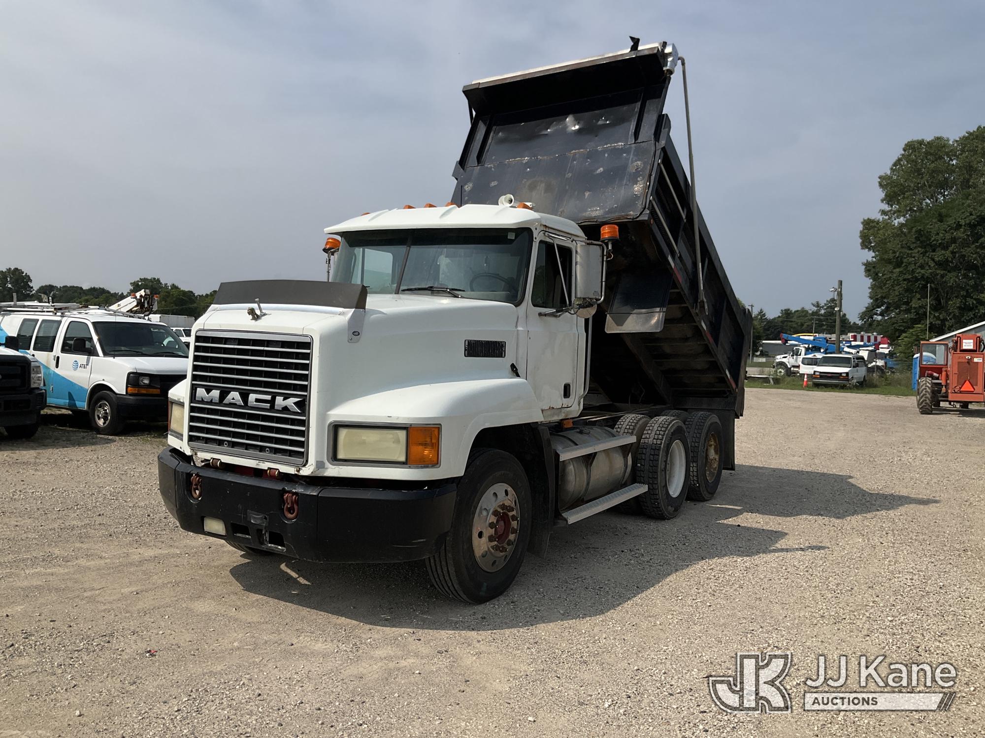 1999 Mack CH613