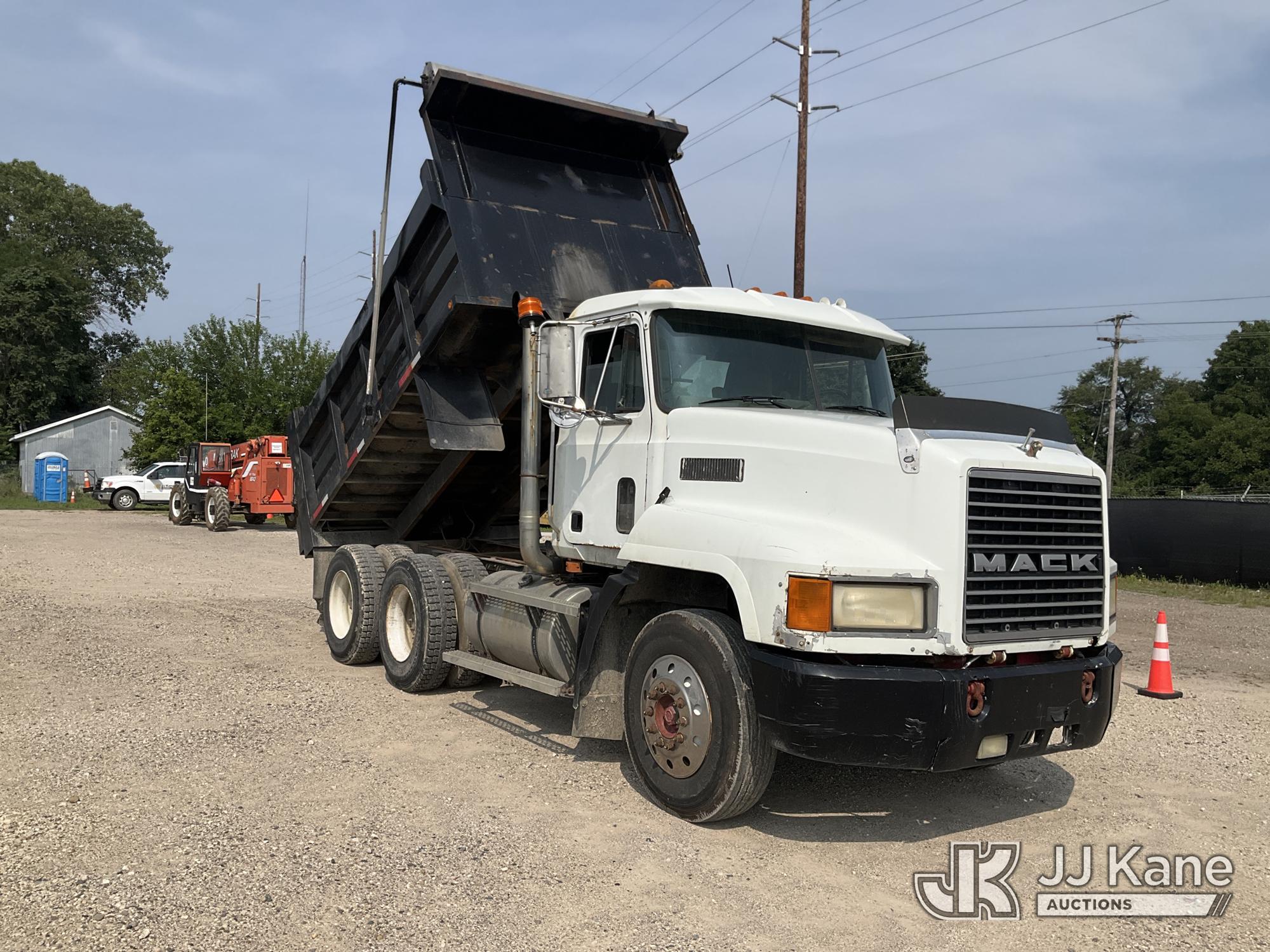 1999 Mack CH613