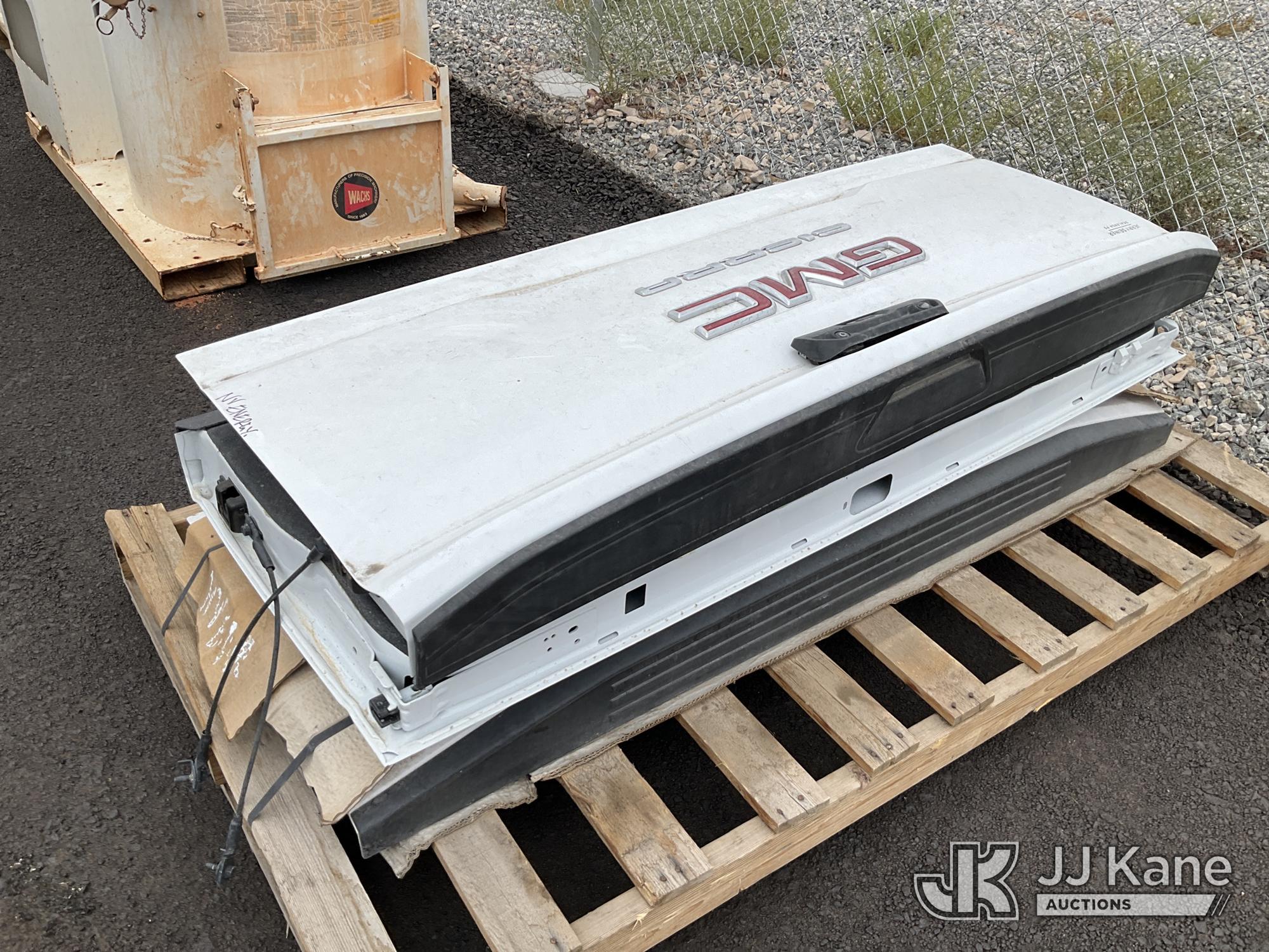 Misc Tailgates. NOTE: This unit is being sold AS IS/WHERE IS via Timed Auction and is located in Las Vegas