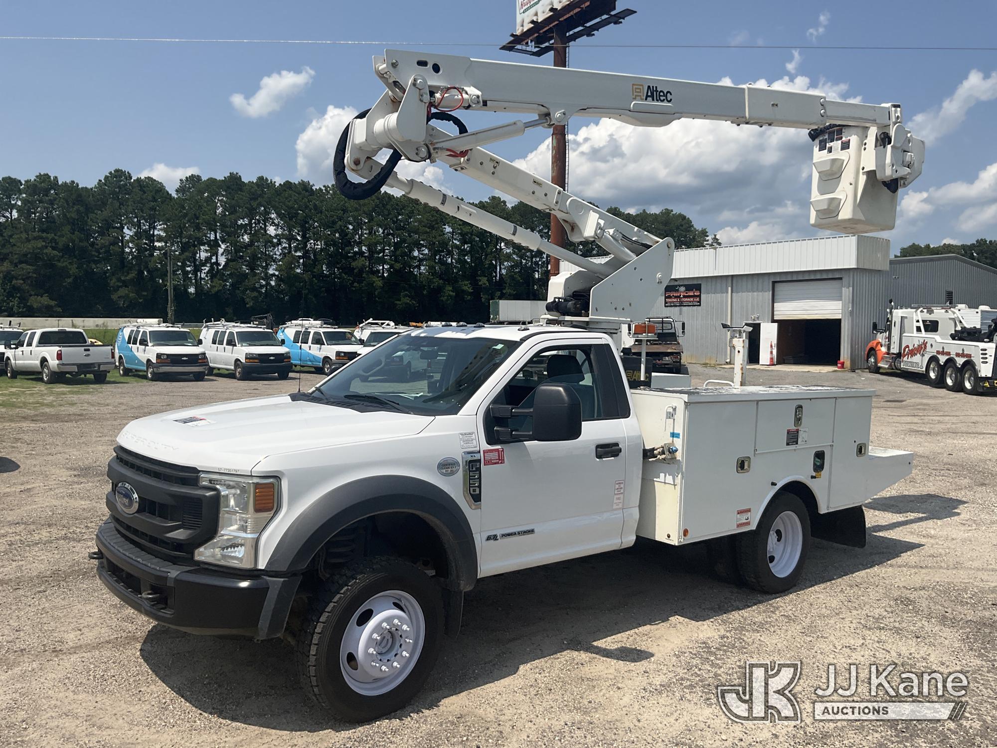 Altec AT40G, Articulating & Telescopic Bucket Truck mounted behind cab on 2021 Ford F550 4x4 Service Truck