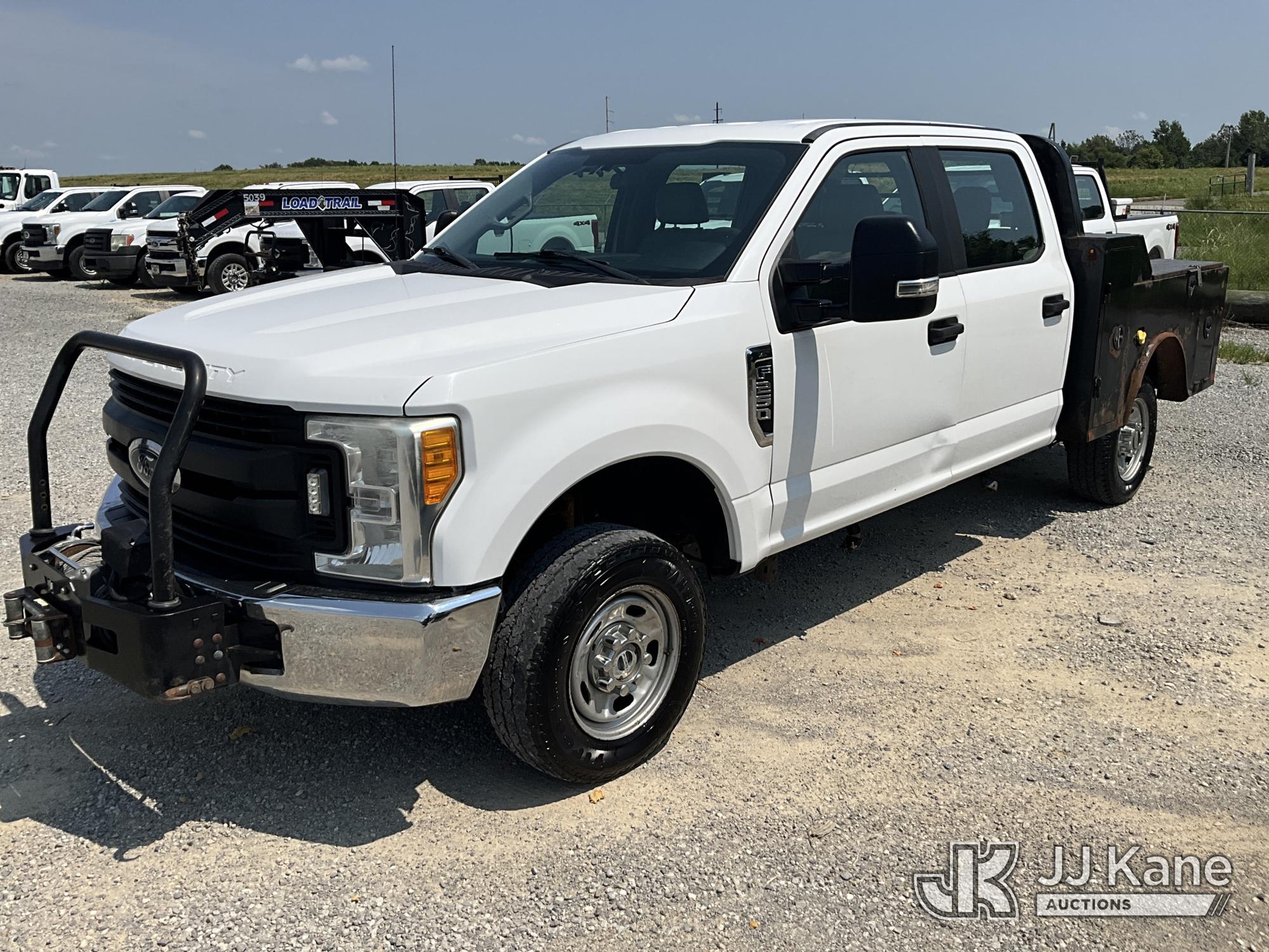 2017 Ford F250 4x4 Crew-Cab Flatbed Truck