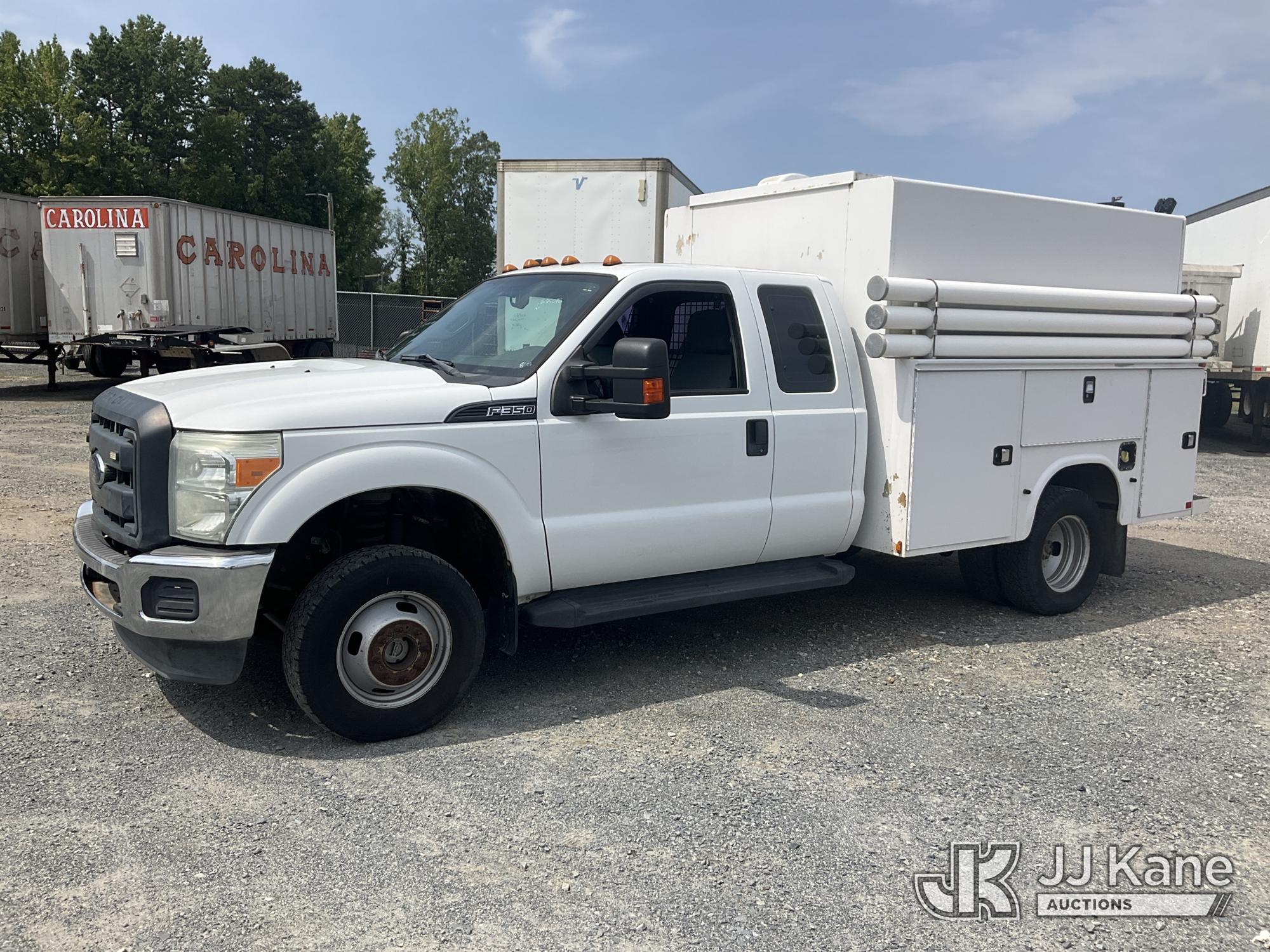2015 Ford F350 SD 4X4 Extended-Cab Enclosed Service Truck