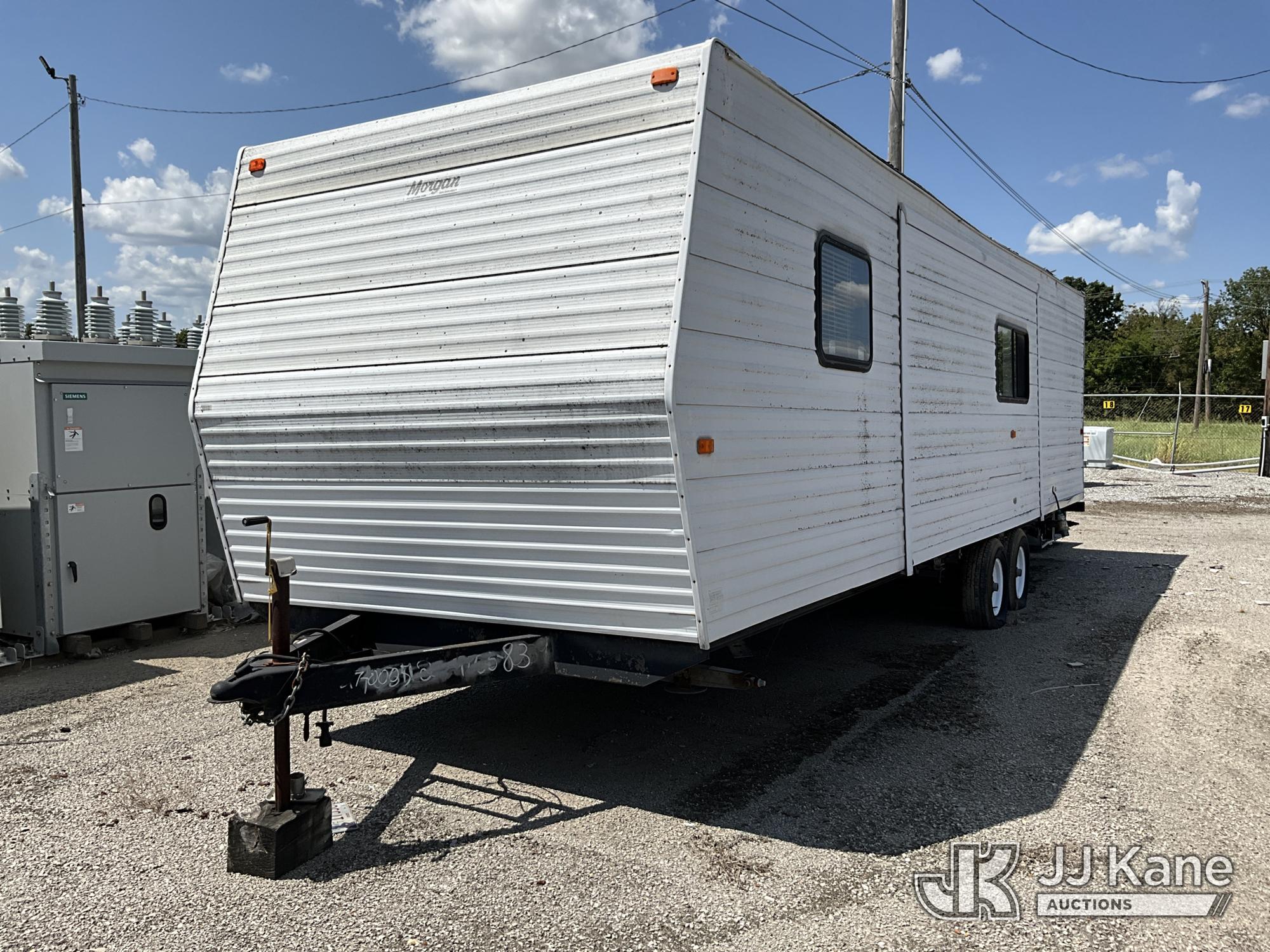 2005 Fleetwood Fema T/A Camper Trailer, 8 ft x 33 ft