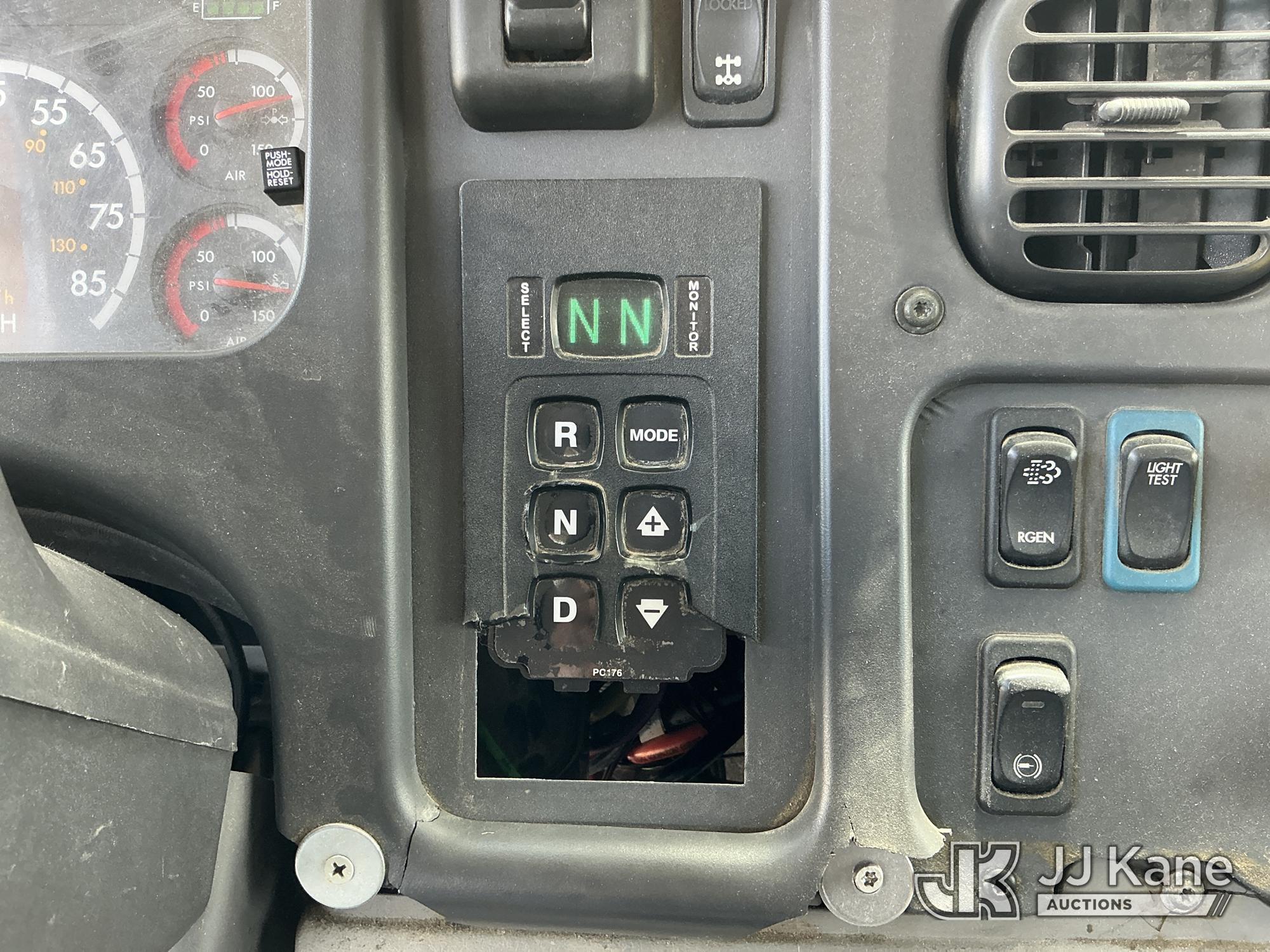 2016 Freightliner M2 106