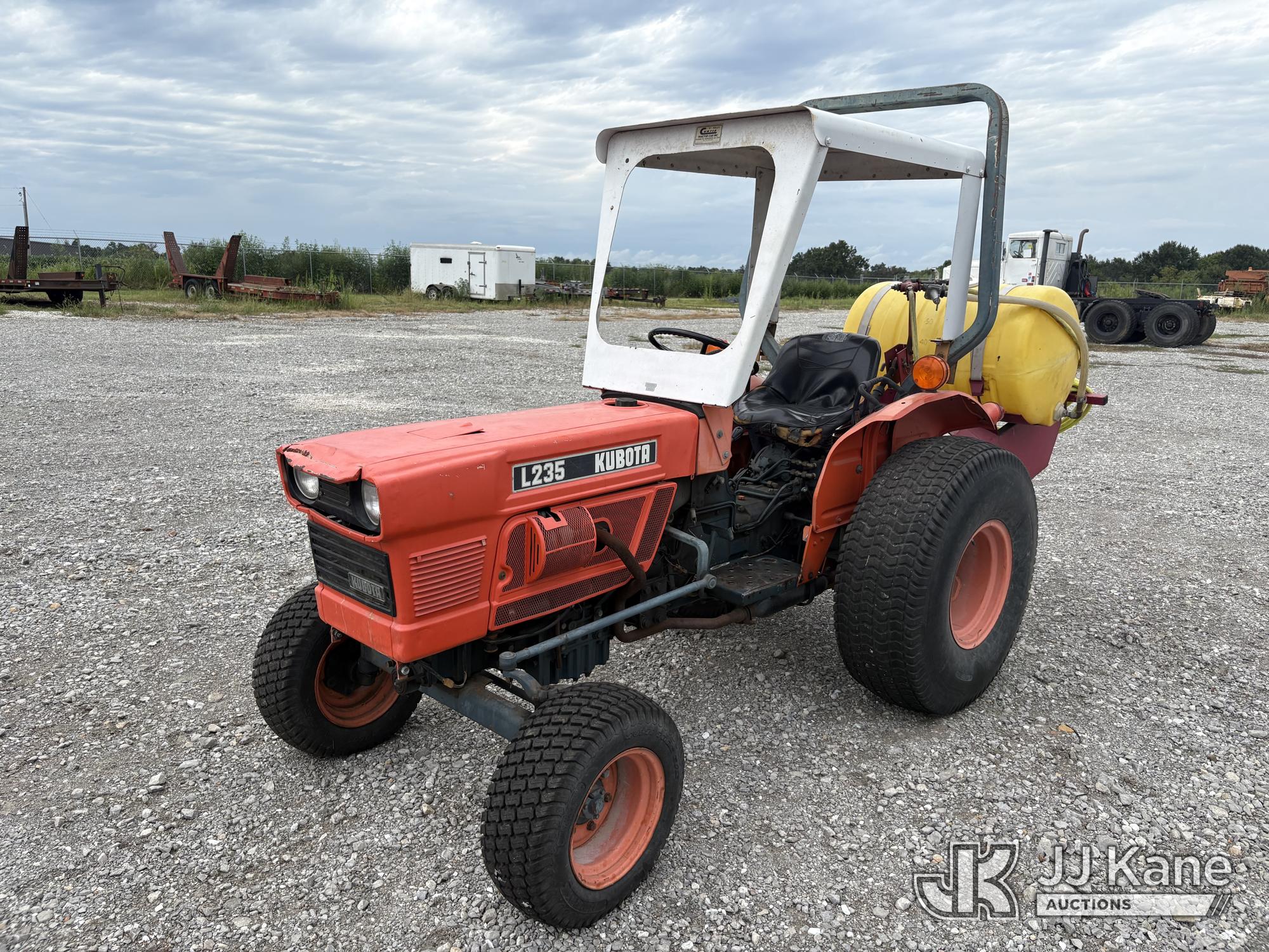 Photo of 1987 Kubota L235