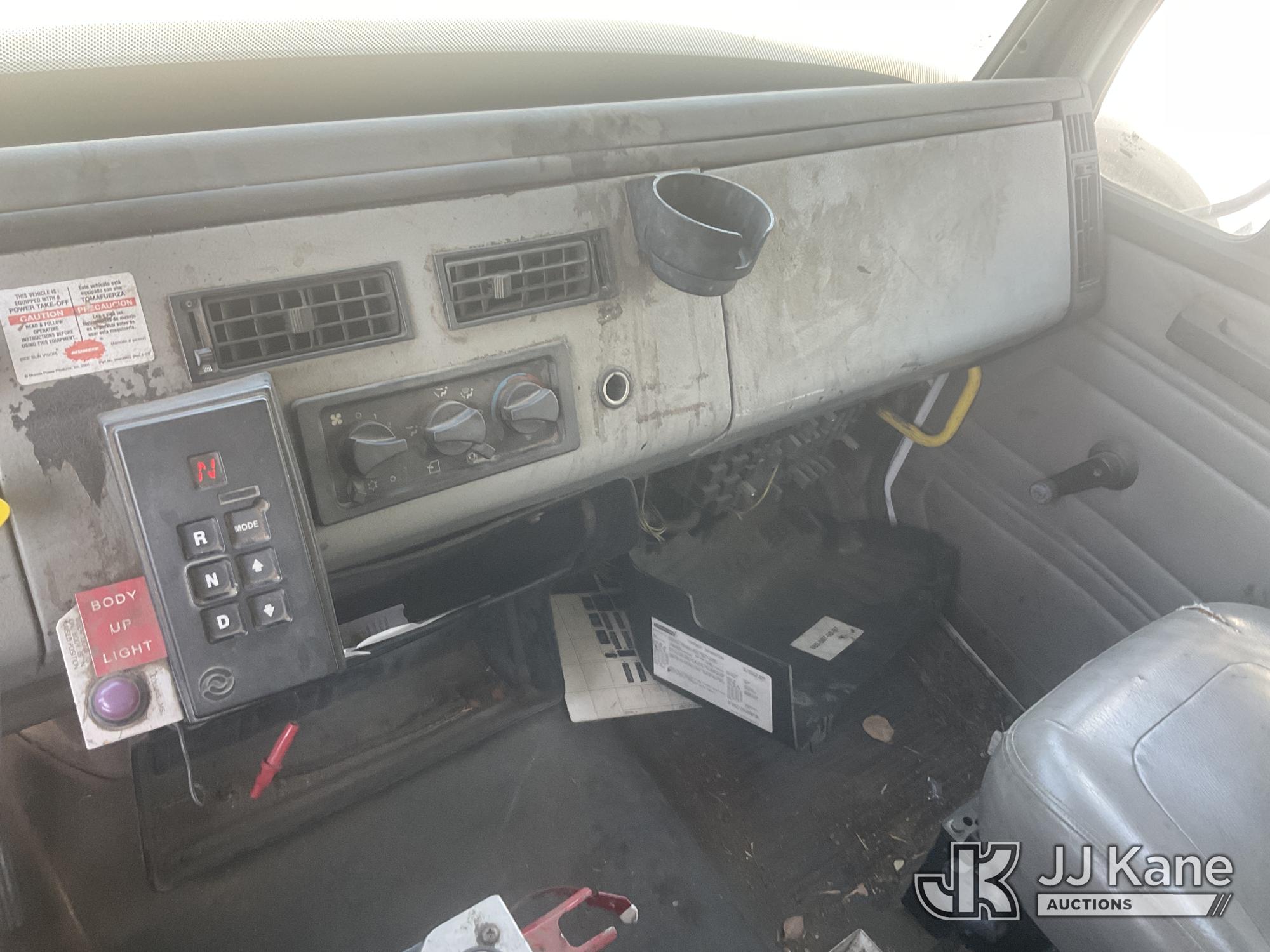 2004 Freightliner FL80