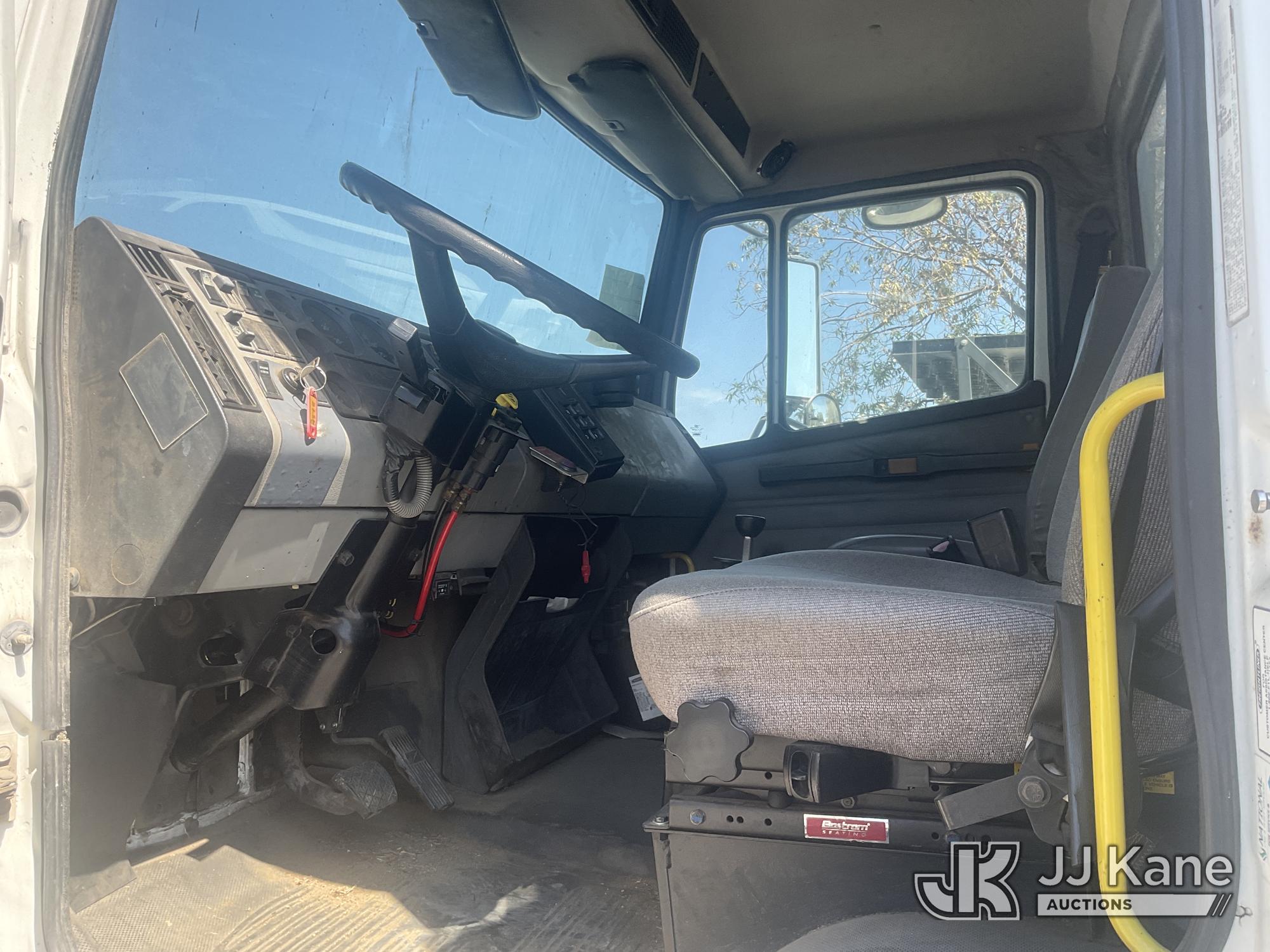 2004 Freightliner FL80