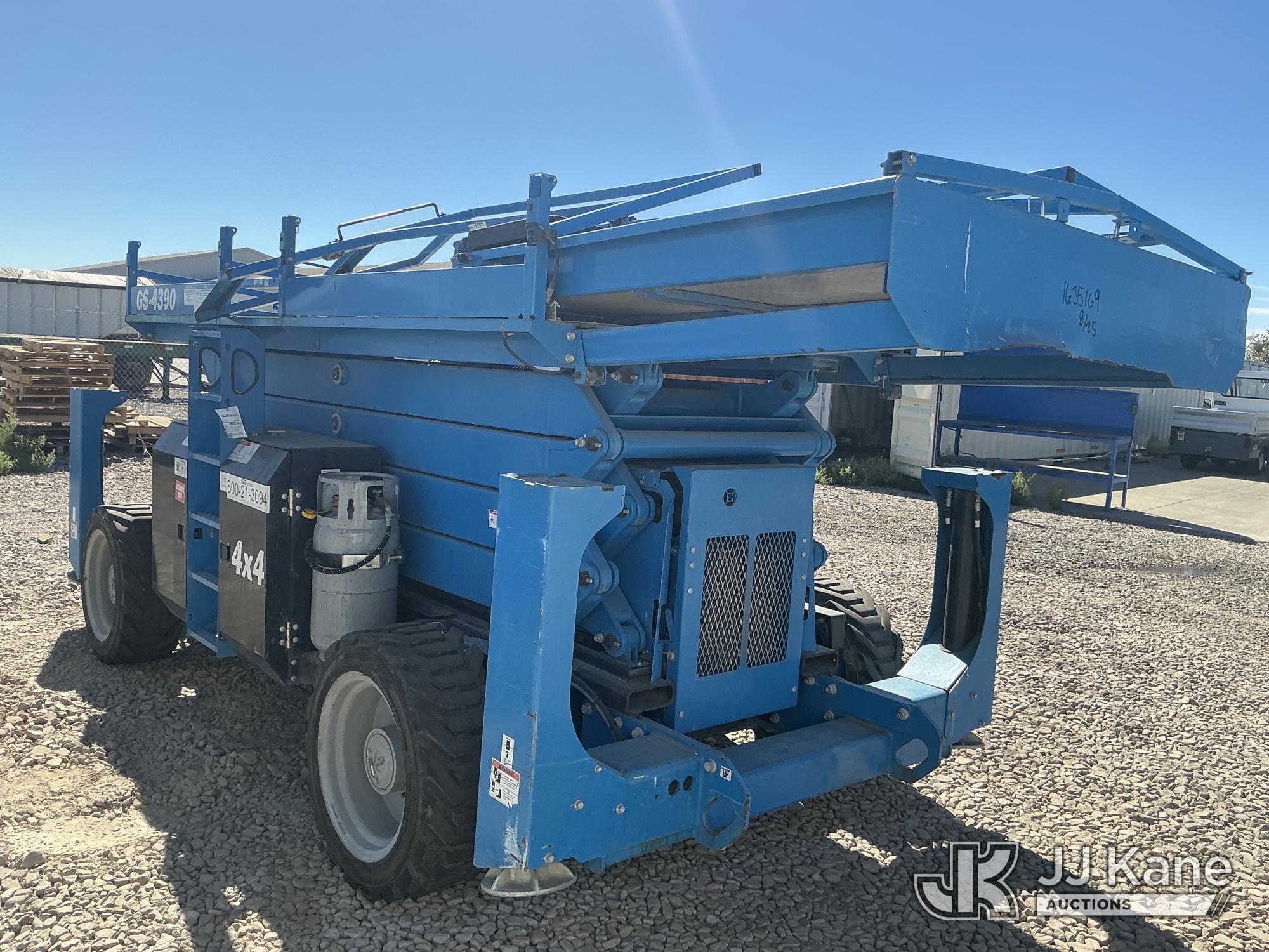 2018 Genie GS4390 Self-Propelled Scissor Lift