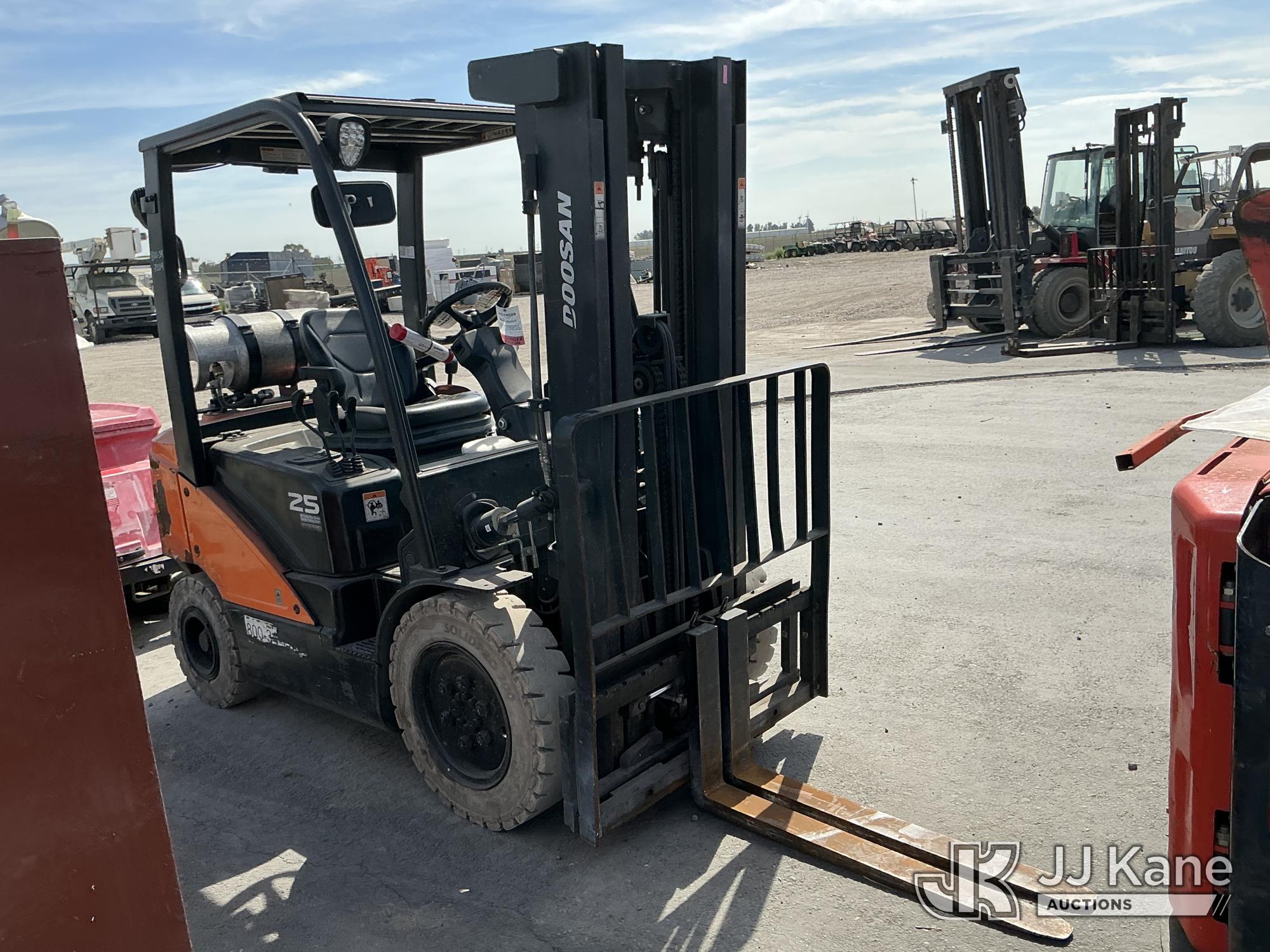 0 Doosan G25P-7