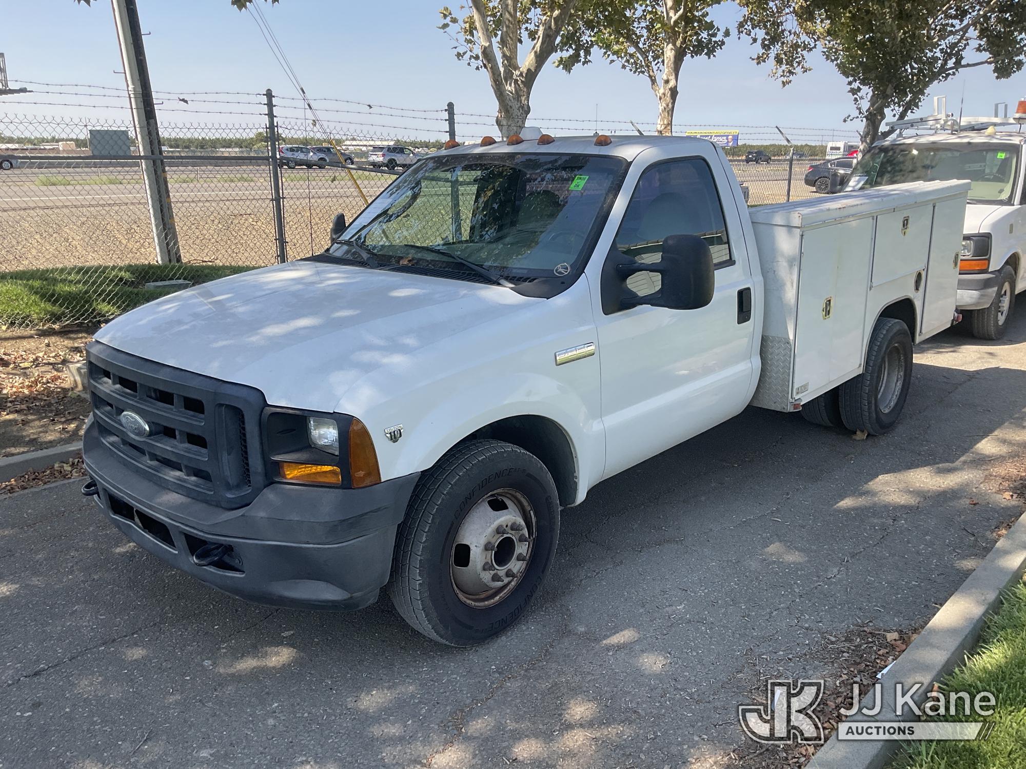 2006 Ford F-350 SD Utility Truck